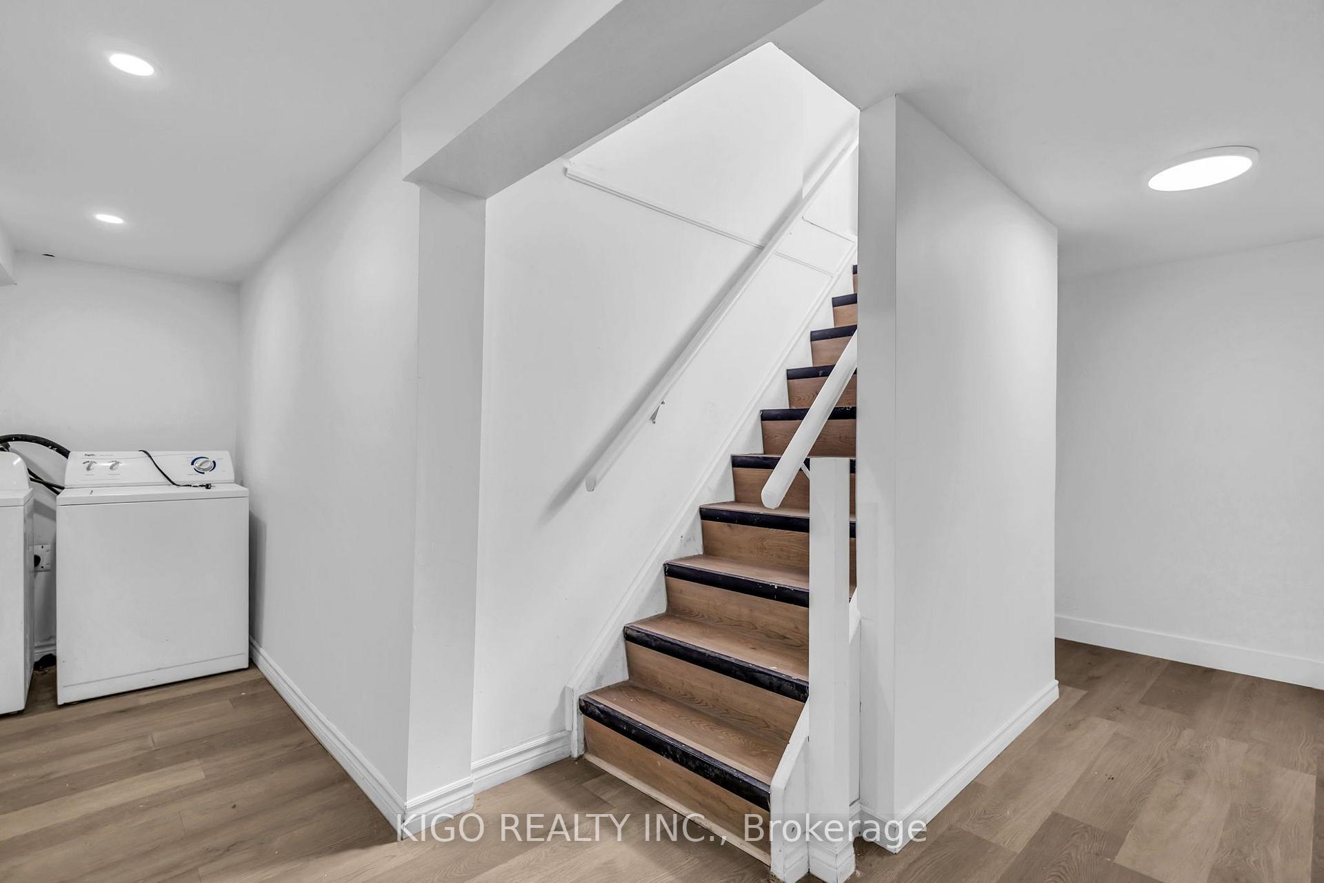 Photo 29 of 467 Base Line Road, London, South G — HOMEH