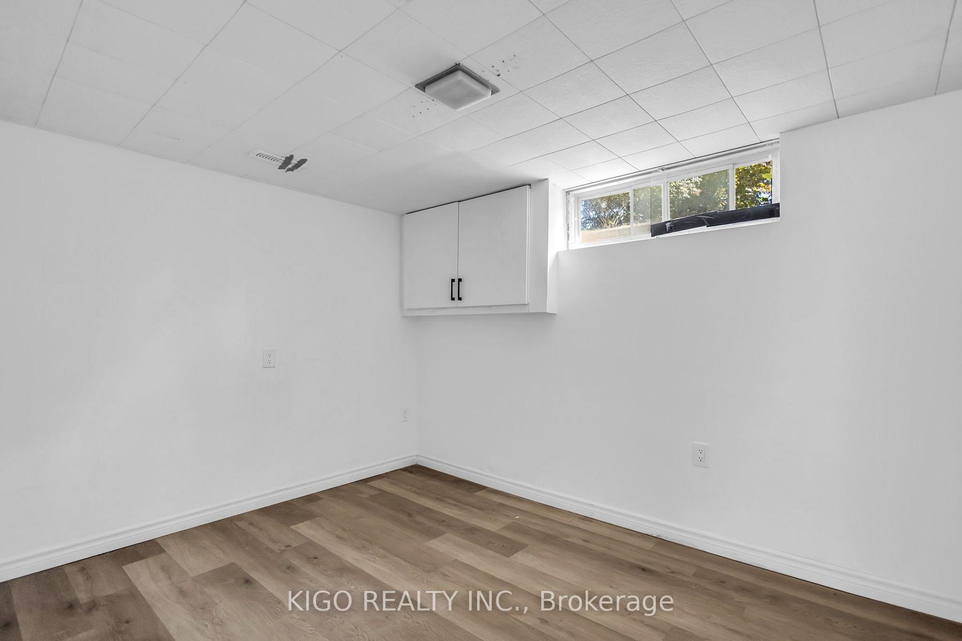 Photo 35 of 467 Base Line Road, London, South G — HOMEH