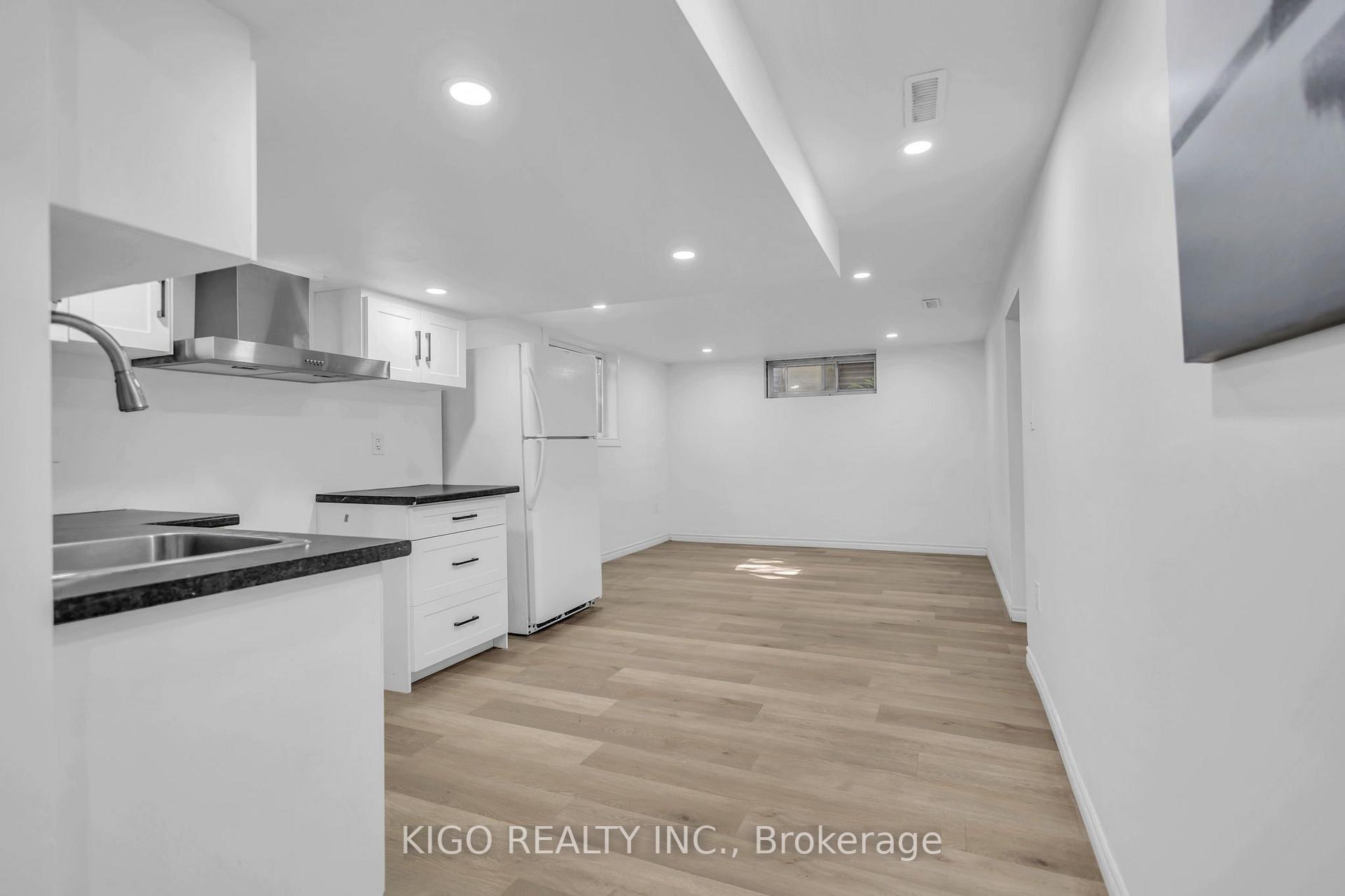 Photo 39 of 467 Base Line Road, London, South G — HOMEH