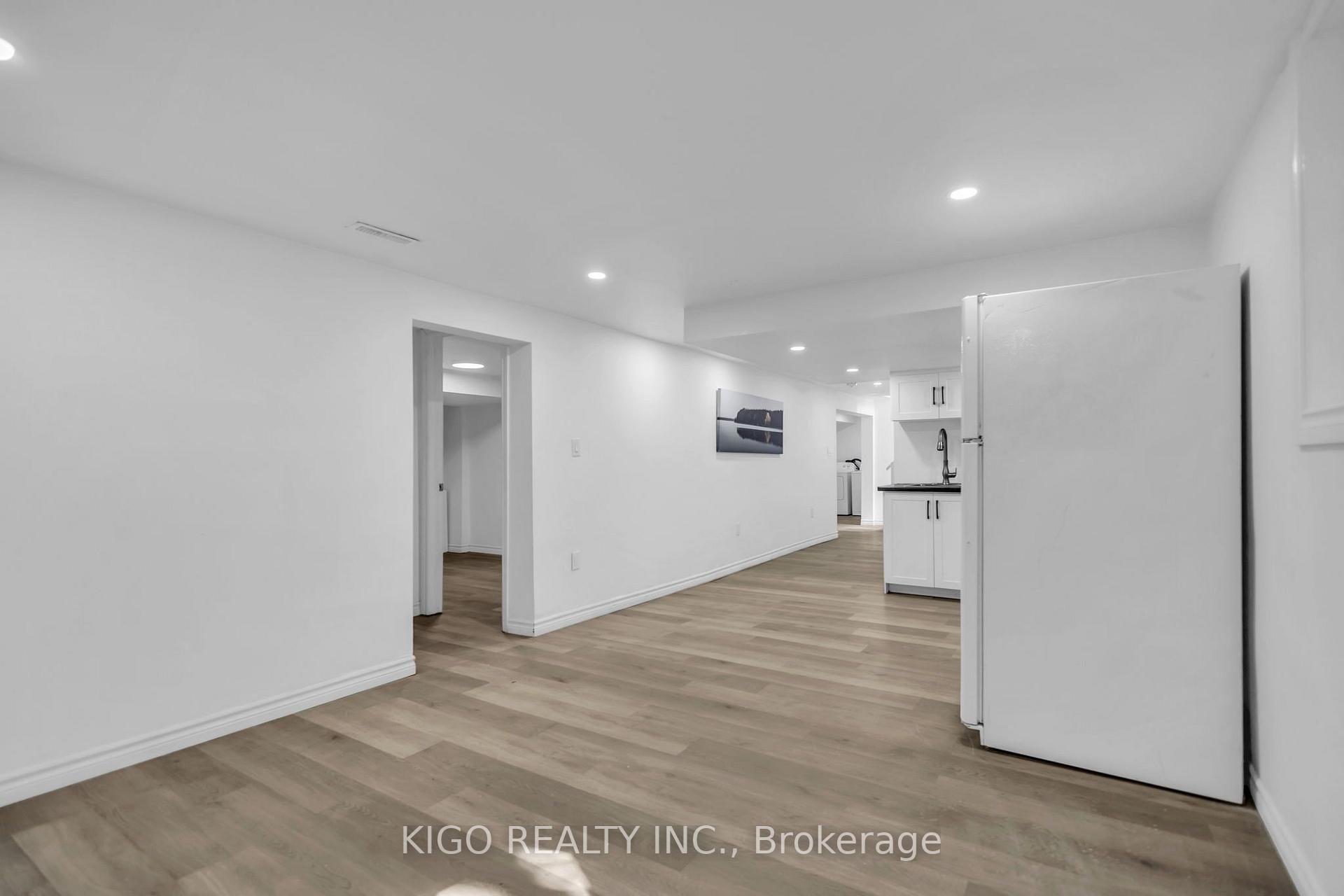 Photo 40 of 467 Base Line Road, London, South G — HOMEH