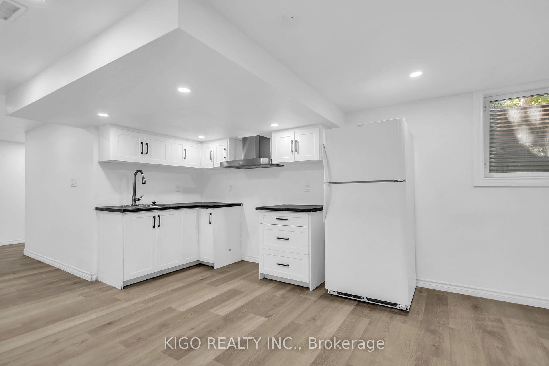 Photo 42 of 467 Base Line Road, London, South G — HOMEH