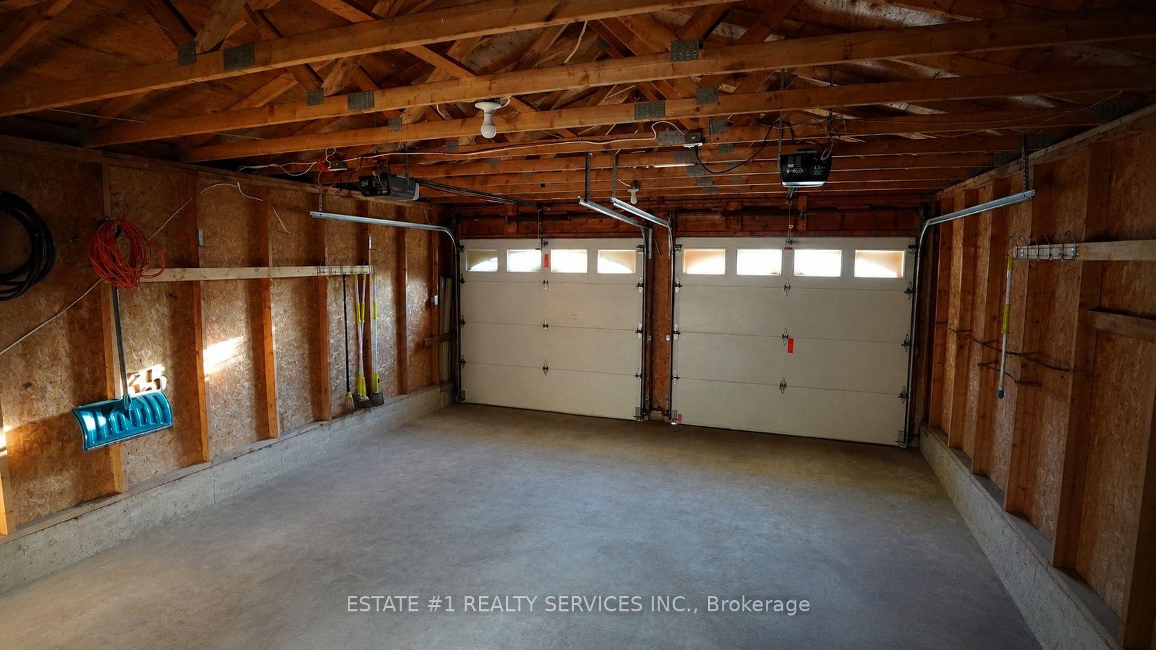 Photo 4 of 35 Golden Meadow Drive, Kitchener, Forest Heights — HOMEH