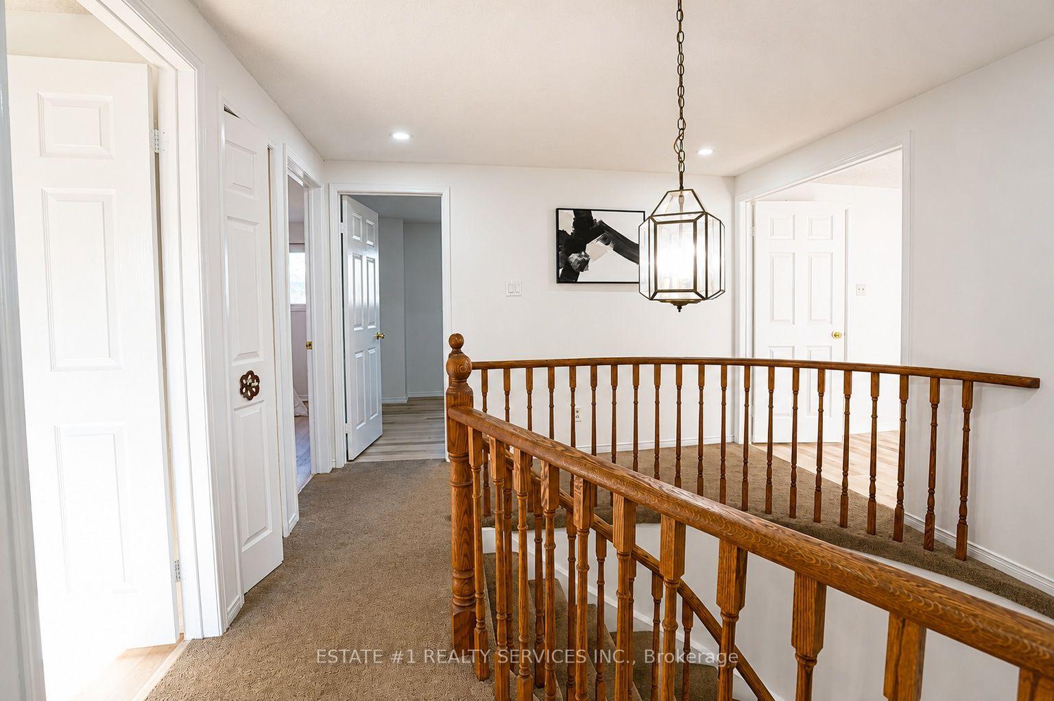 Photo 23 of 35 Golden Meadow Drive, Kitchener, Forest Heights — HOMEH