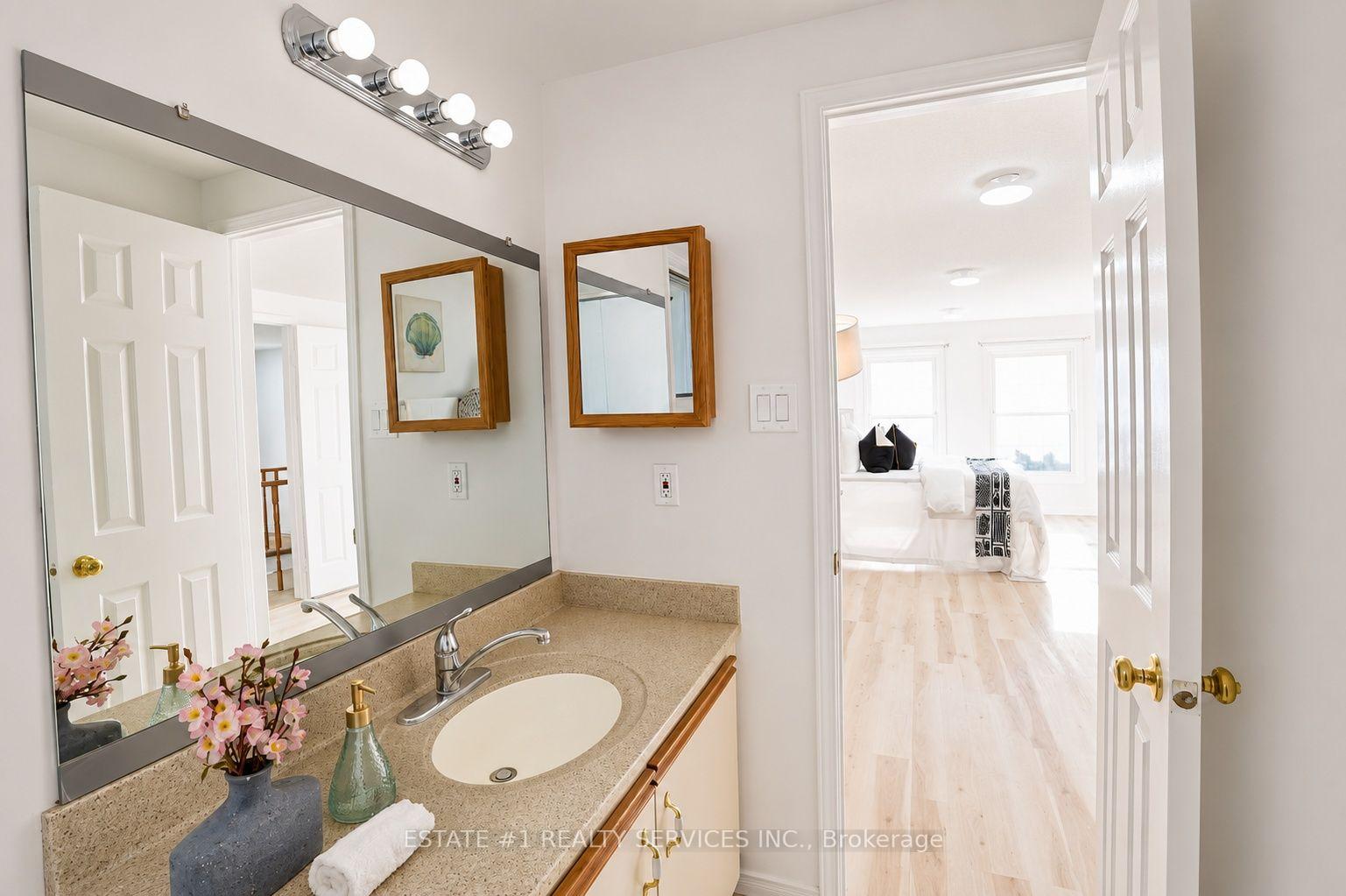 Photo 28 of 35 Golden Meadow Drive, Kitchener, Forest Heights — HOMEH