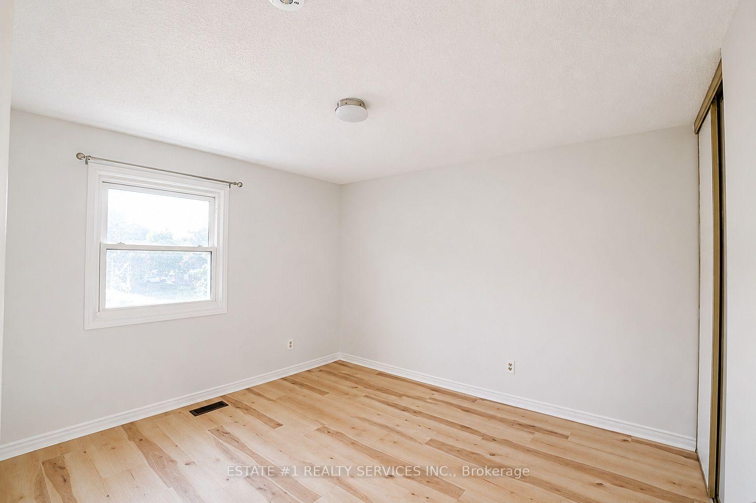 Photo 30 of 35 Golden Meadow Drive, Kitchener, Forest Heights — HOMEH