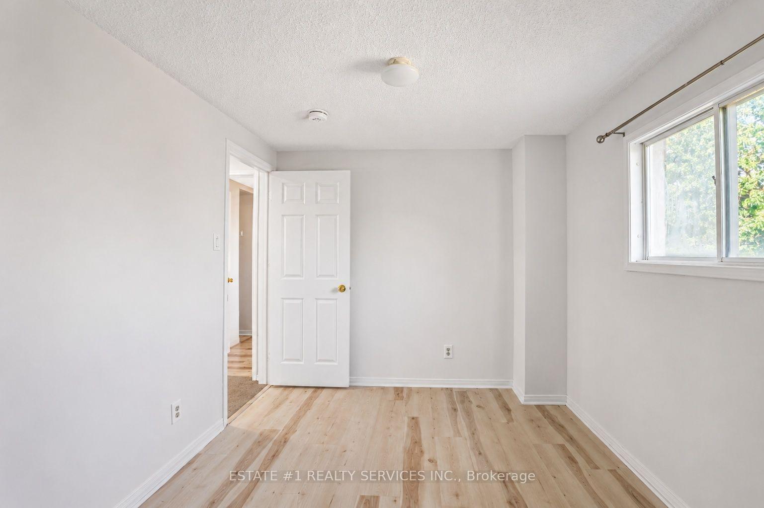 Photo 31 of 35 Golden Meadow Drive, Kitchener, Forest Heights — HOMEH
