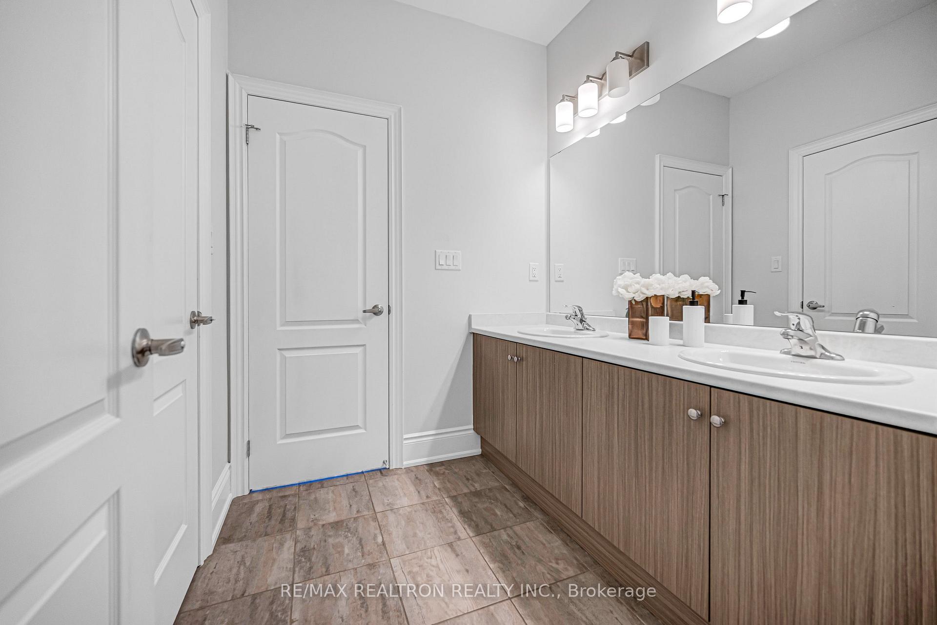 Photo 33 of 280 Mickleburgh Drive, Newmarket, Stonehaven-Wyndham — HOMEH
