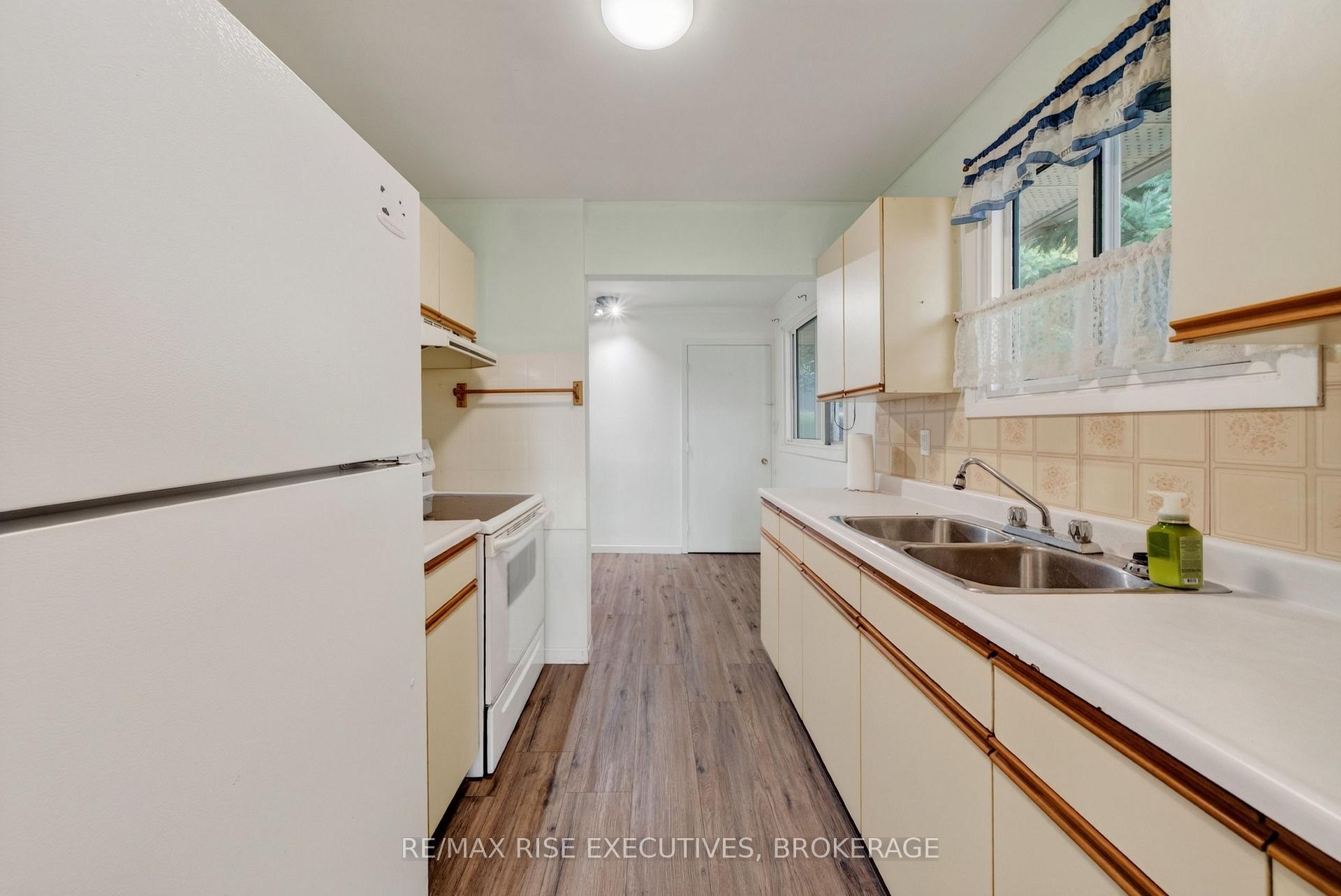 Photo 4 of 12 Shaw Street, Kingston, Rideau — HOMEH