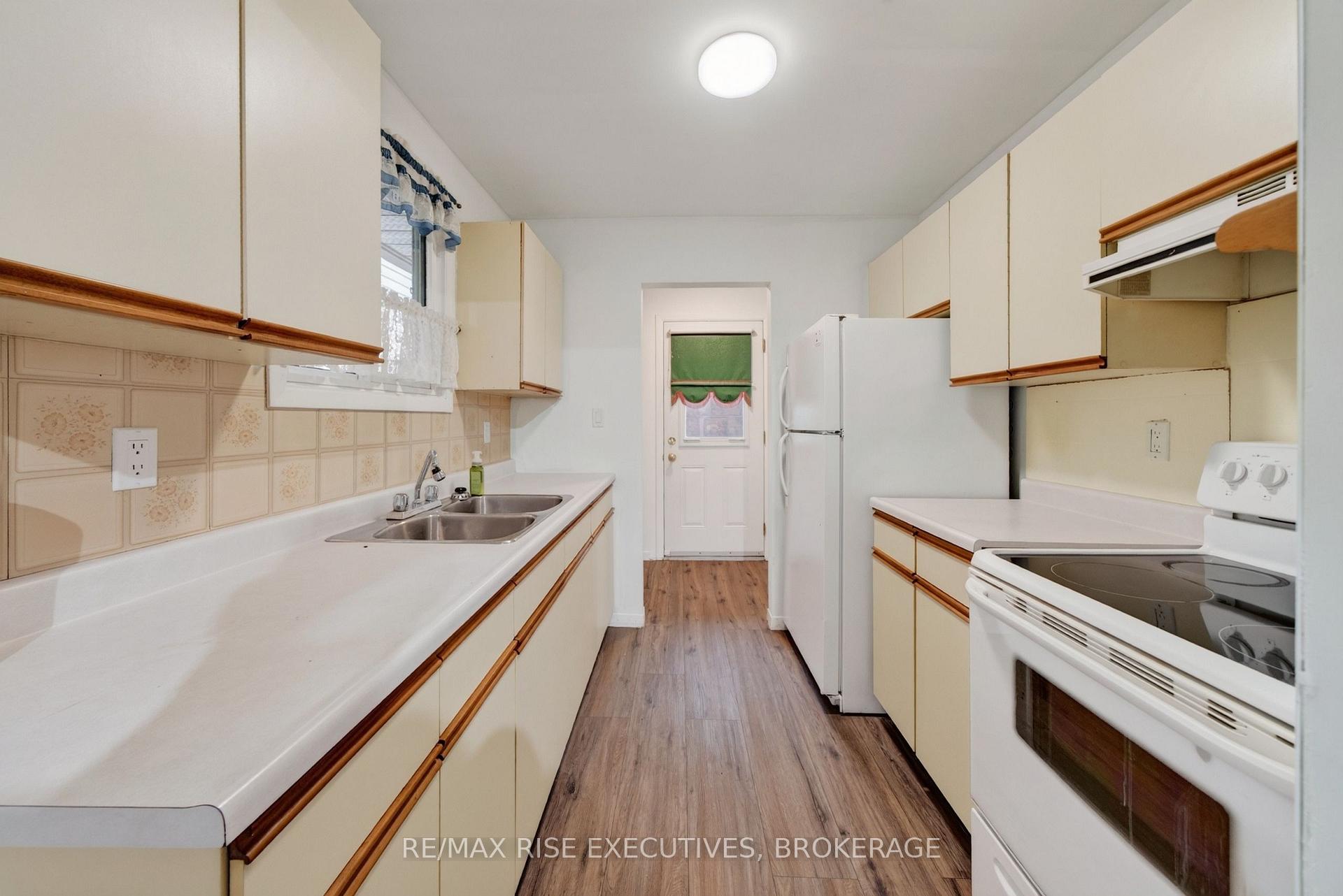 Photo 7 of 12 Shaw Street, Kingston, Rideau — HOMEH
