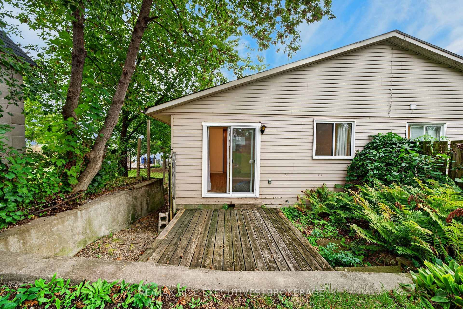 Photo 37 of 12 Shaw Street, Kingston, Rideau — HOMEH