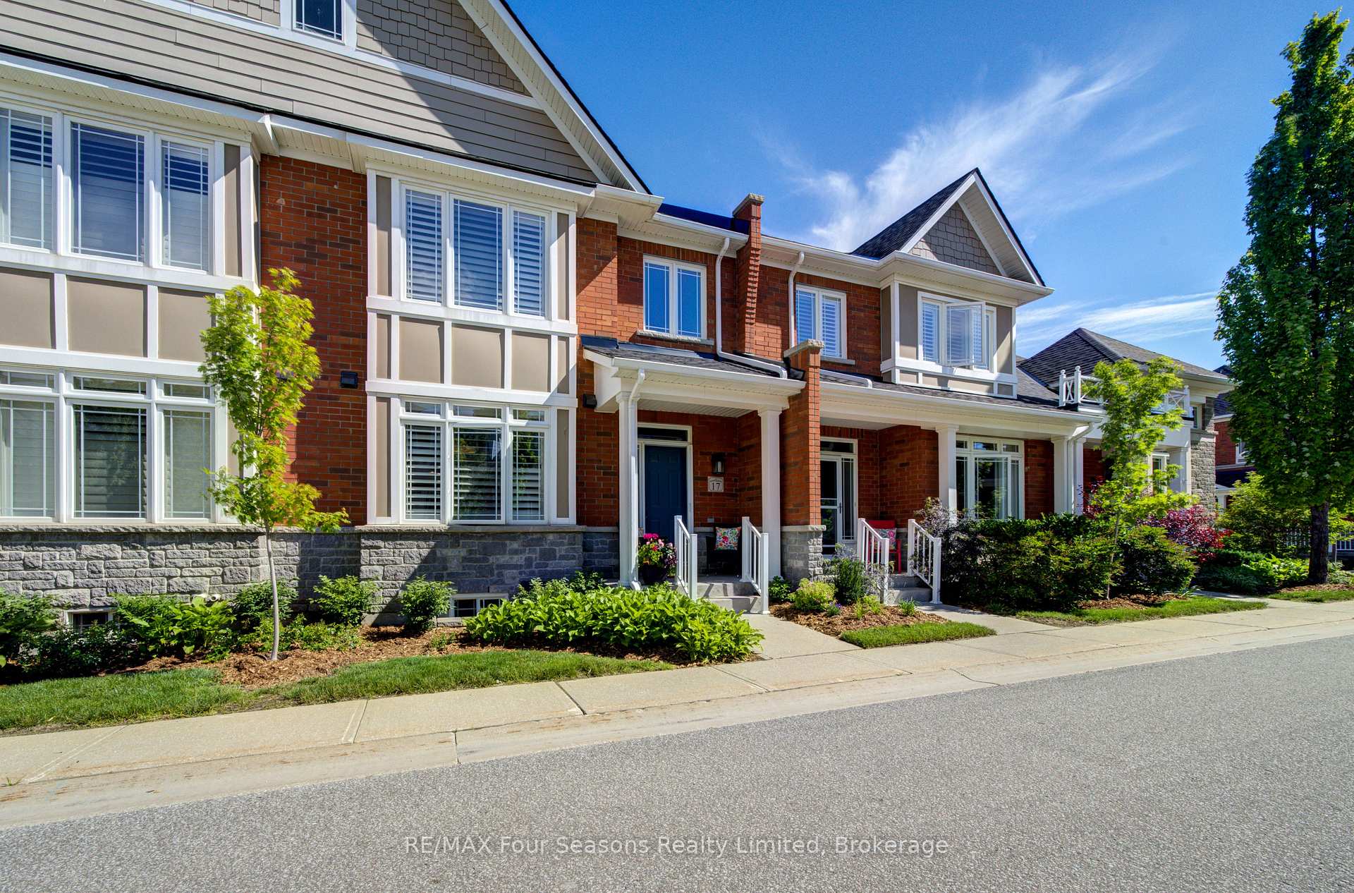 Photo 3 of 17 Collship Lane, Collingwood — HOMEH