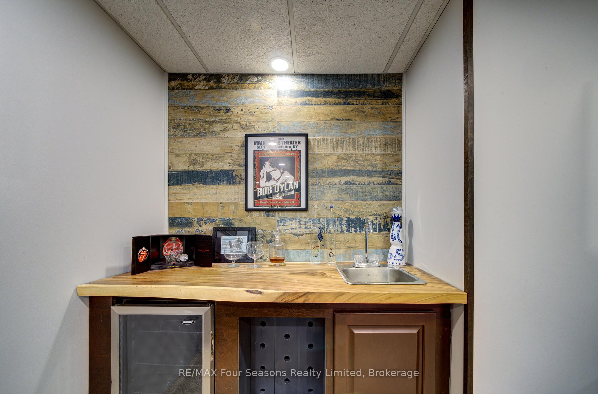 Photo 44 of 17 Collship Lane, Collingwood — HOMEH
