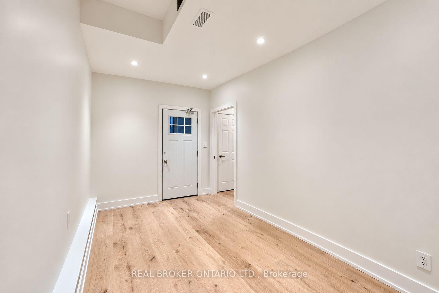Photo 11 of Unit Coach House, 361 Main Street, Markham, Old Markham Village — HOMEH