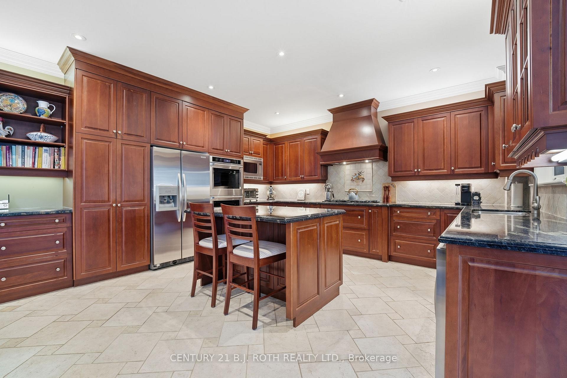 Photo 13 of 20 Creston Road, North York, Yorkdale-Glen Park — HOMEH
