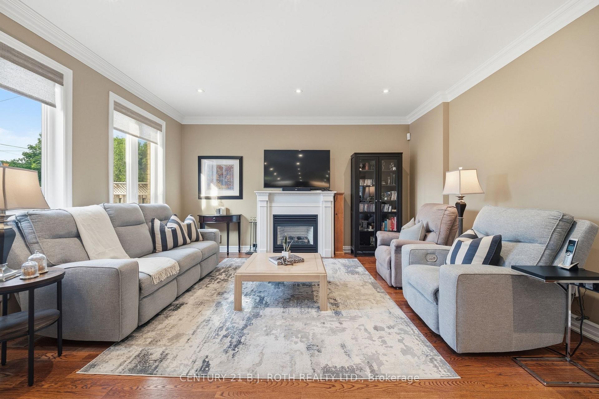 Photo 18 of 20 Creston Road, North York, Yorkdale-Glen Park — HOMEH