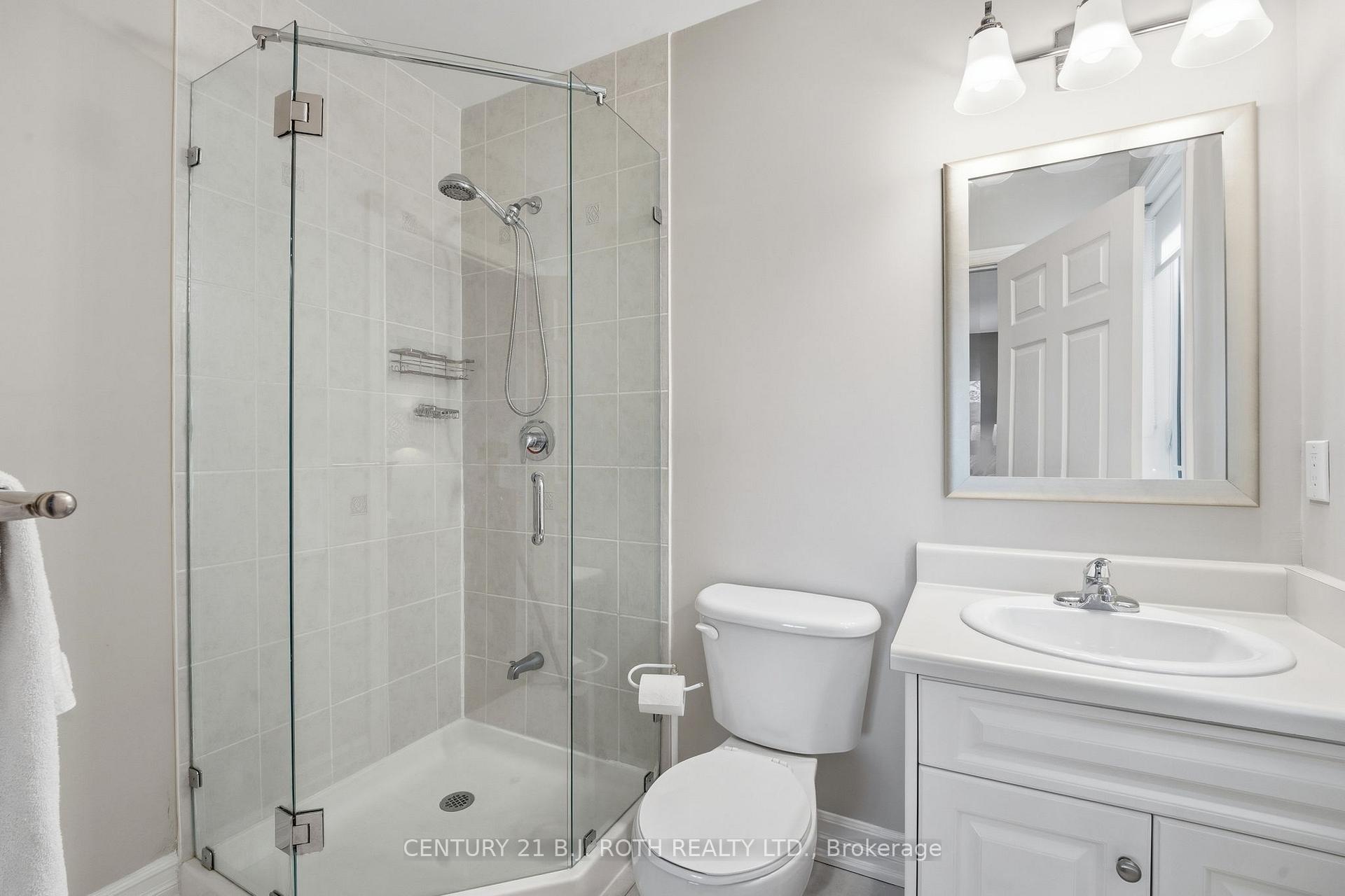 Photo 32 of 20 Creston Road, North York, Yorkdale-Glen Park — HOMEH