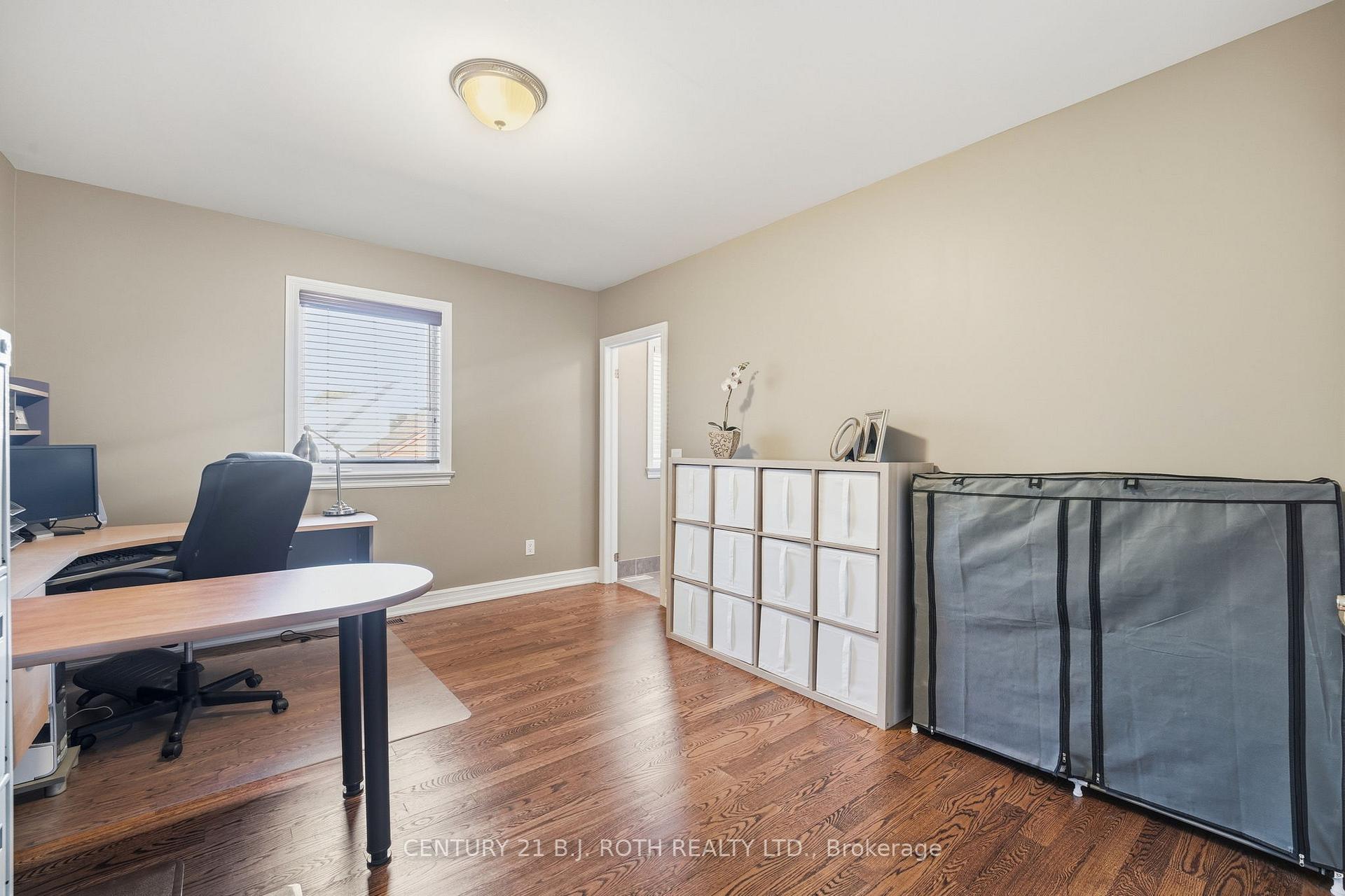 Photo 33 of 20 Creston Road, North York, Yorkdale-Glen Park — HOMEH