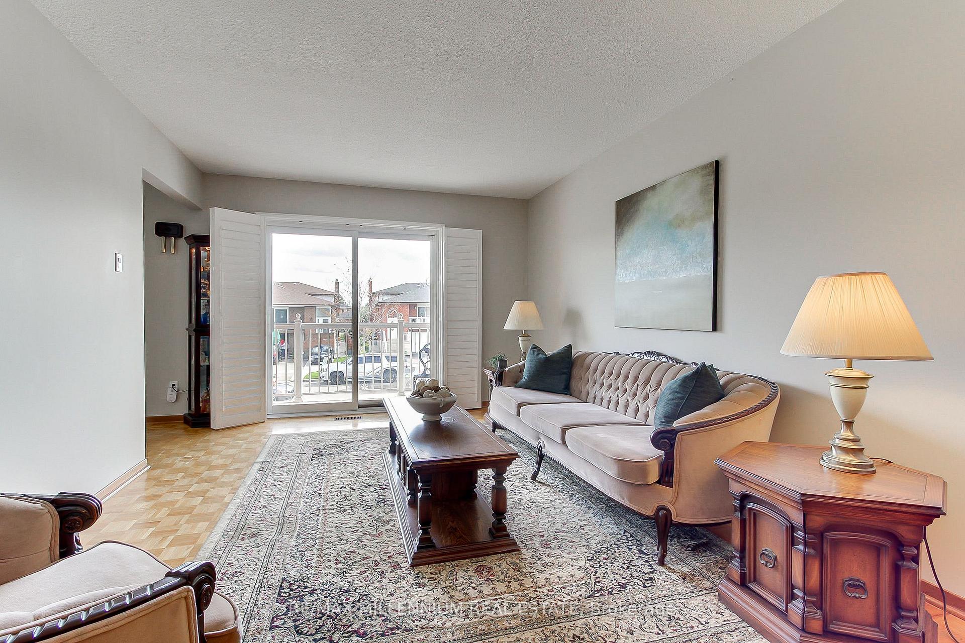 Photo 6 of 7431 Sigsbee Drive, Mississauga, Malton — HOMEH