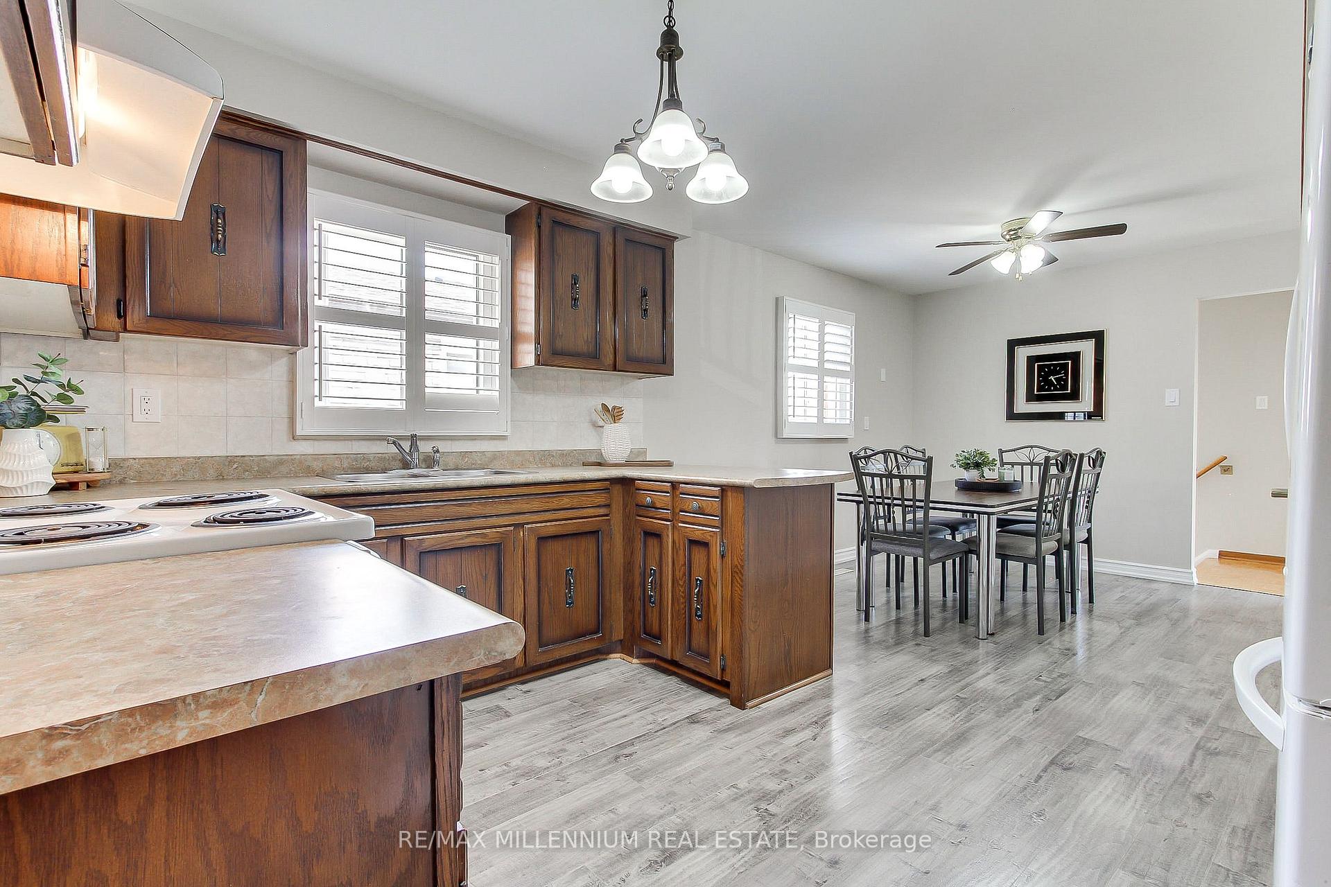 Photo 7 of 7431 Sigsbee Drive, Mississauga, Malton — HOMEH