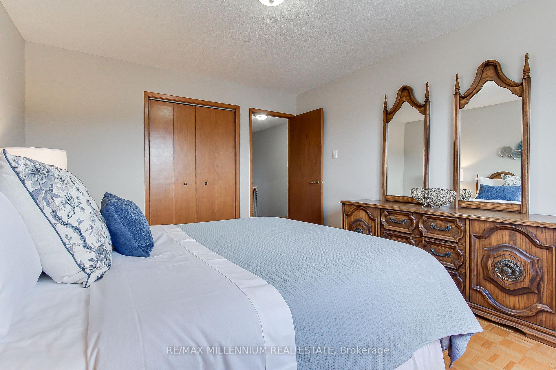 Photo 15 of 7431 Sigsbee Drive, Mississauga, Malton — HOMEH
