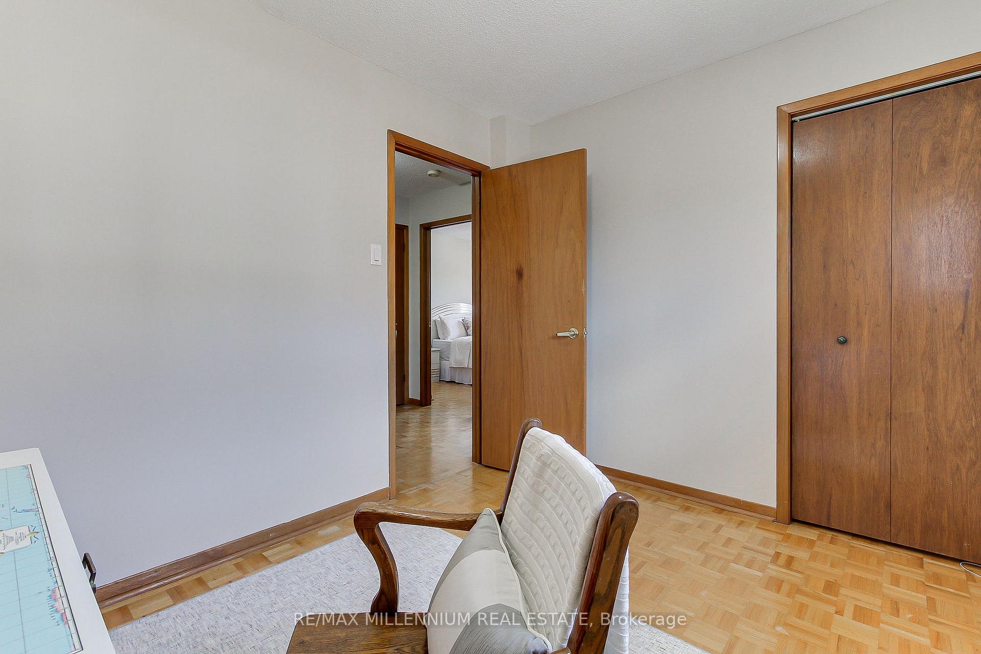 Photo 19 of 7431 Sigsbee Drive, Mississauga, Malton — HOMEH