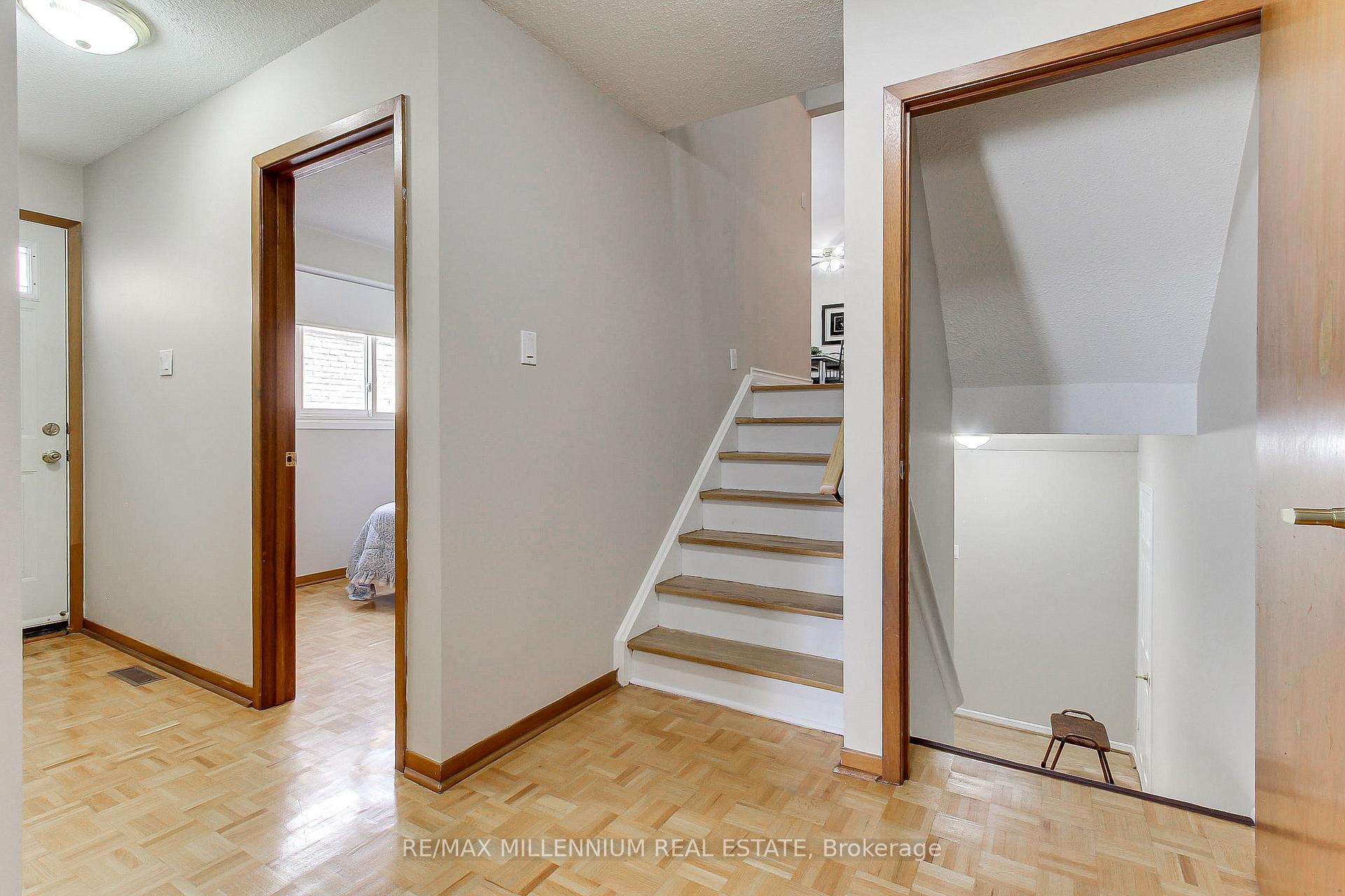 Photo 21 of 7431 Sigsbee Drive, Mississauga, Malton — HOMEH