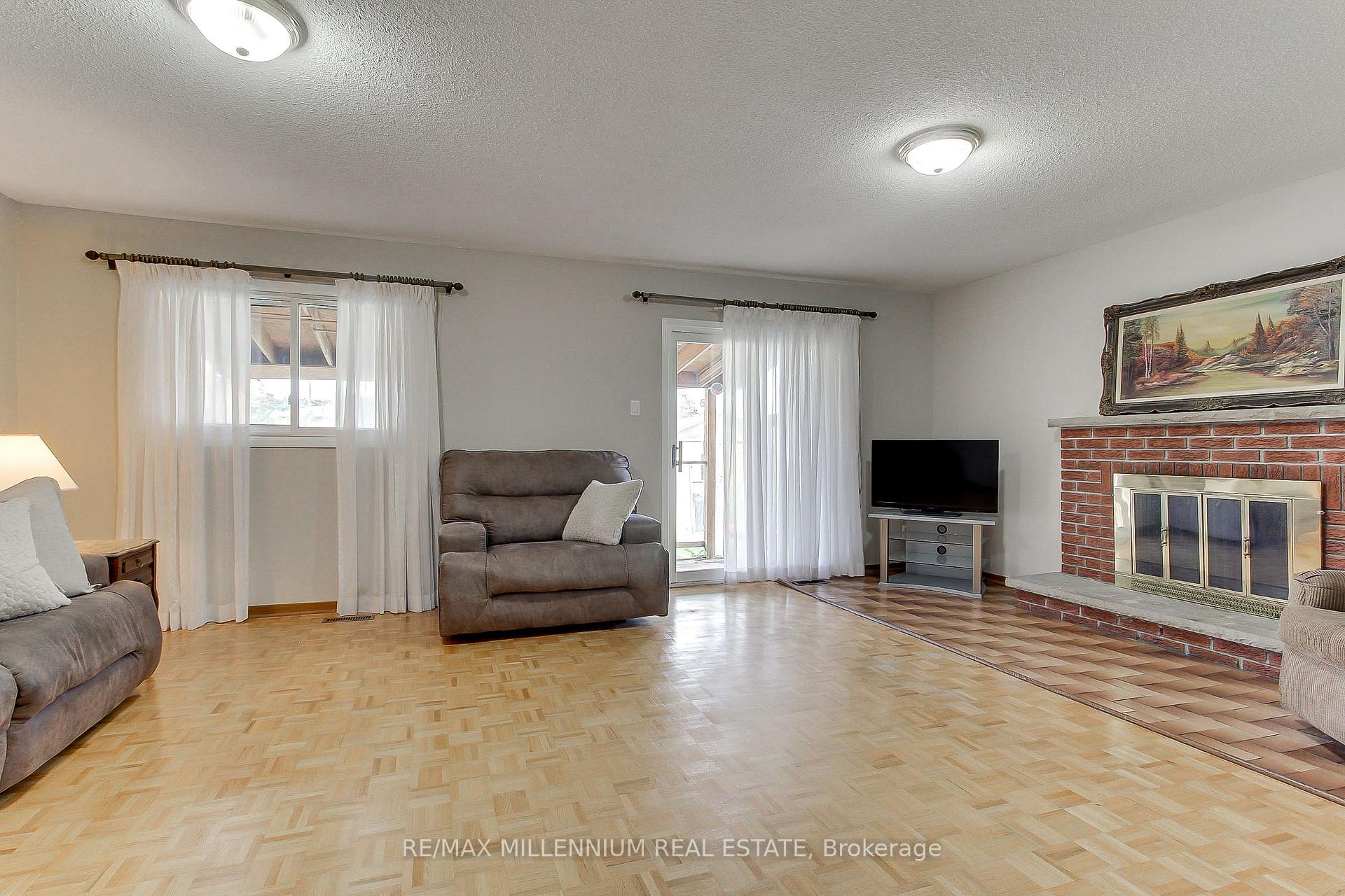 Photo 26 of 7431 Sigsbee Drive, Mississauga, Malton — HOMEH