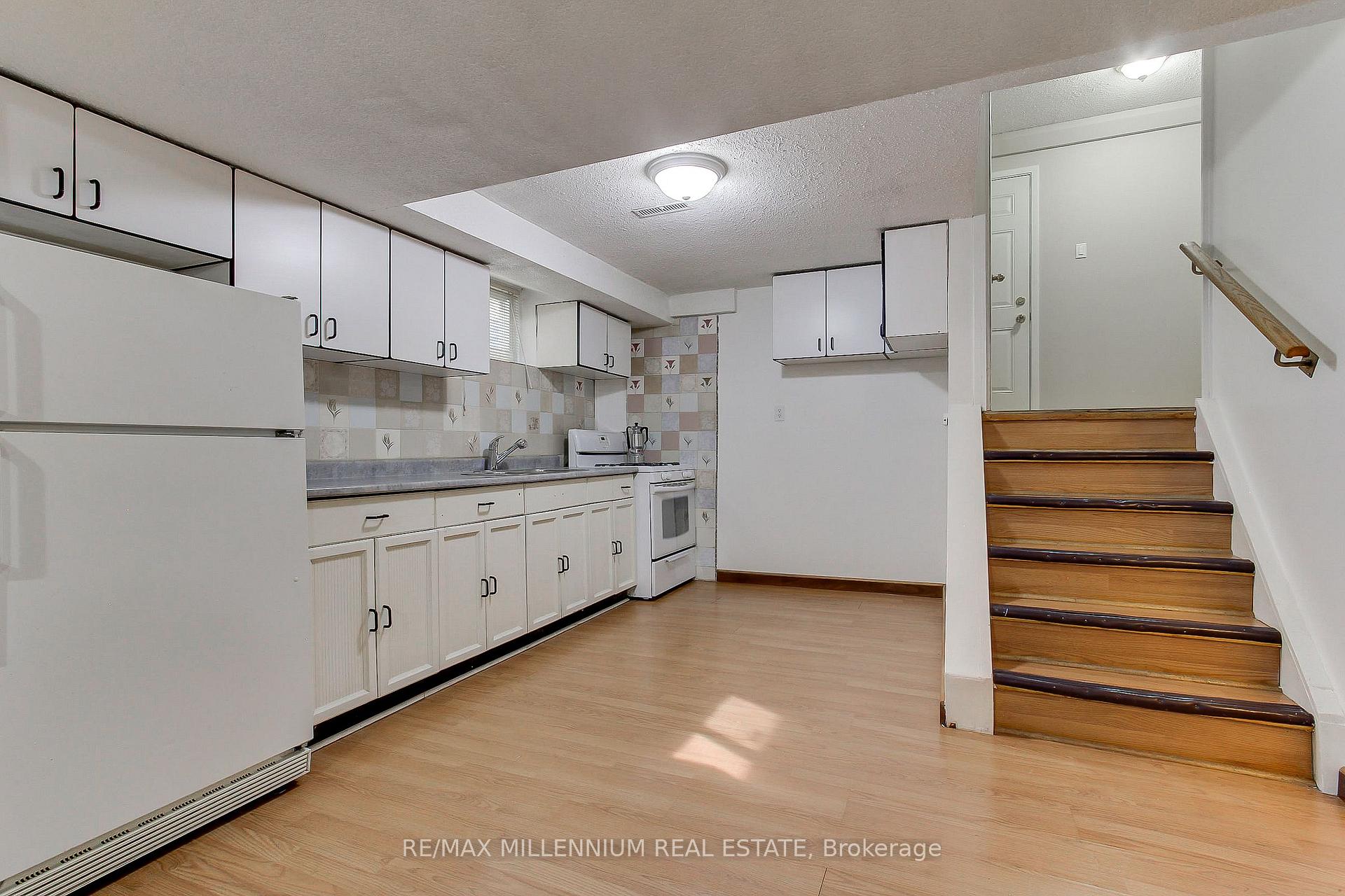 Photo 28 of 7431 Sigsbee Drive, Mississauga, Malton — HOMEH