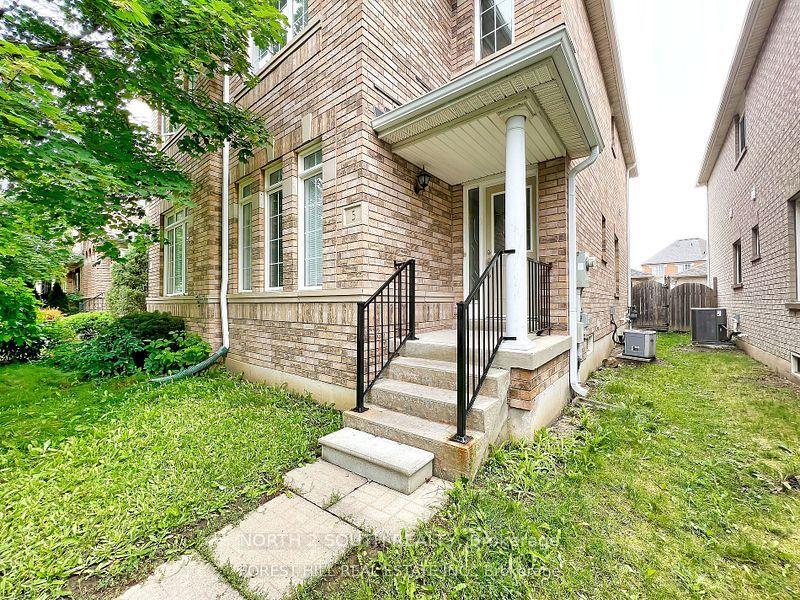 Photo 1 of 5 Bellagio Crescent, Vaughan, Patterson — HOMEH