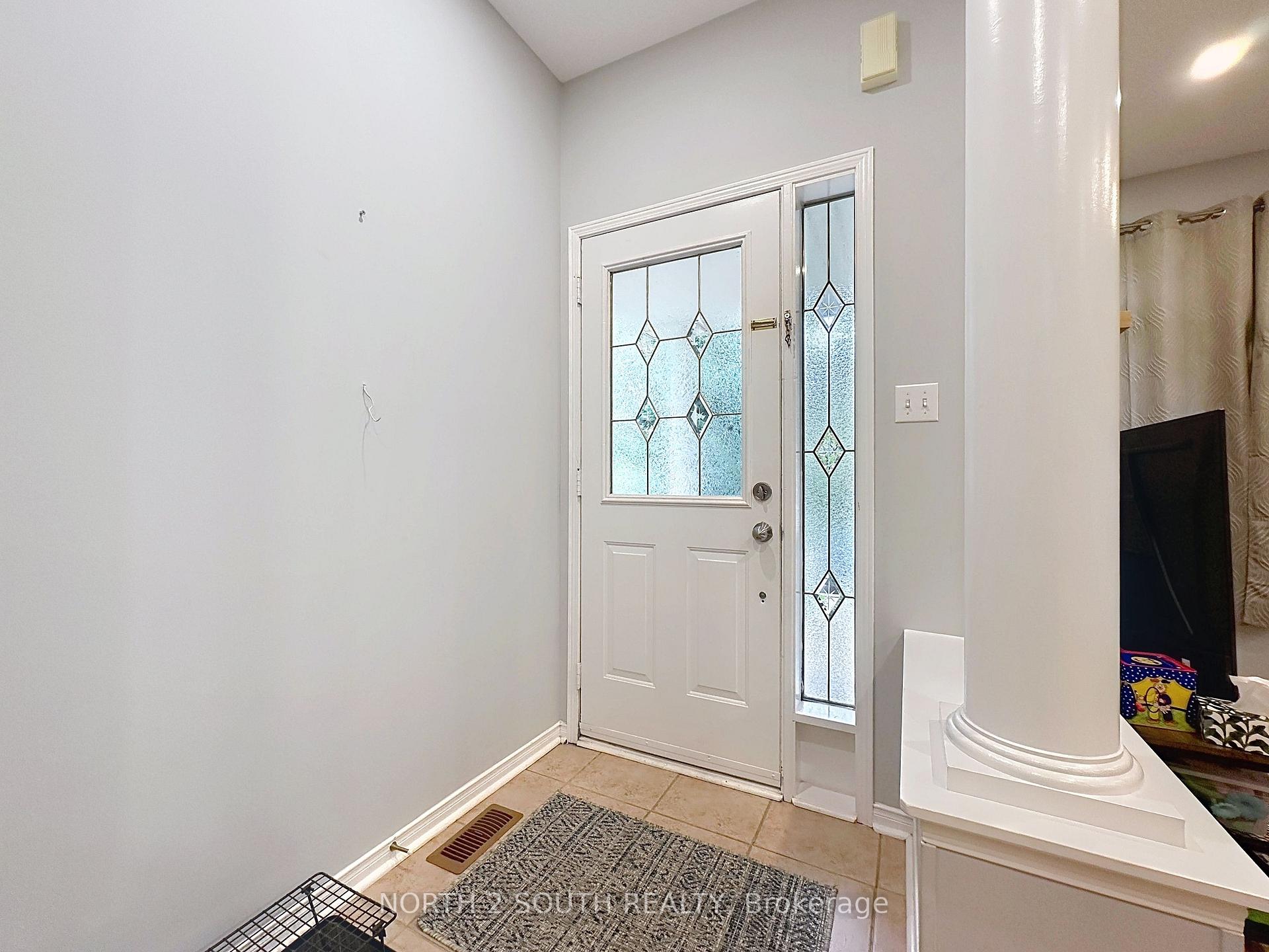 Photo 2 of 5 Bellagio Crescent, Vaughan, Patterson — HOMEH