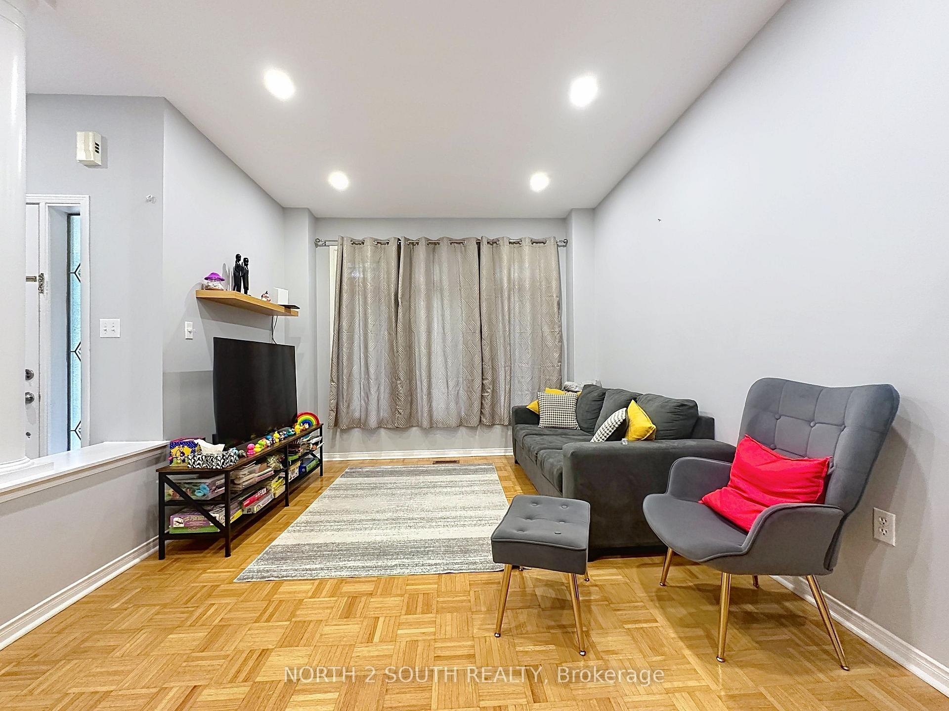 Photo 4 of 5 Bellagio Crescent, Vaughan, Patterson — HOMEH