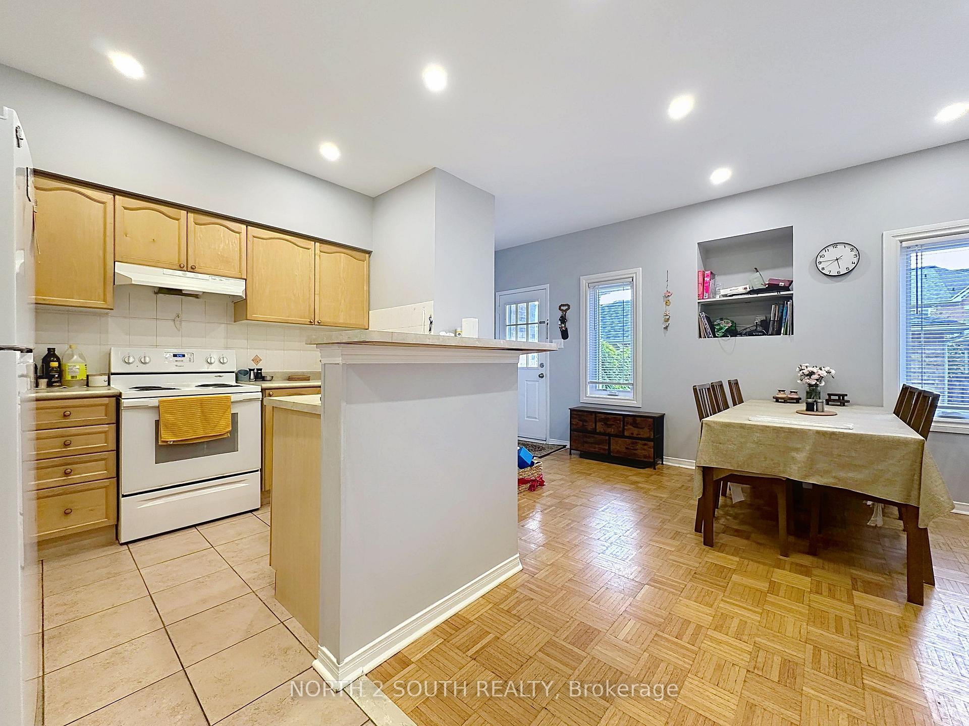 Photo 6 of 5 Bellagio Crescent, Vaughan, Patterson — HOMEH