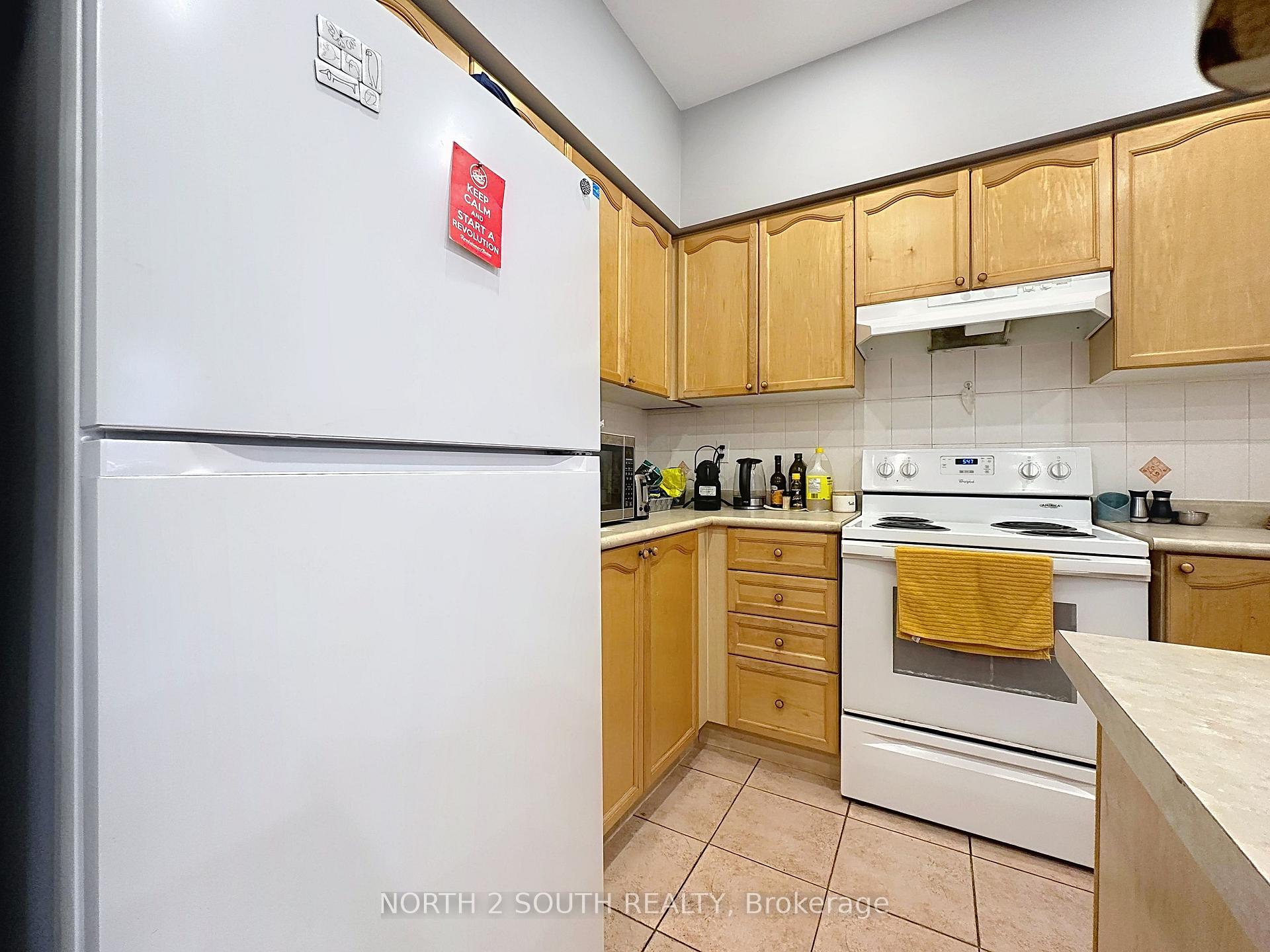 Photo 7 of 5 Bellagio Crescent, Vaughan, Patterson — HOMEH
