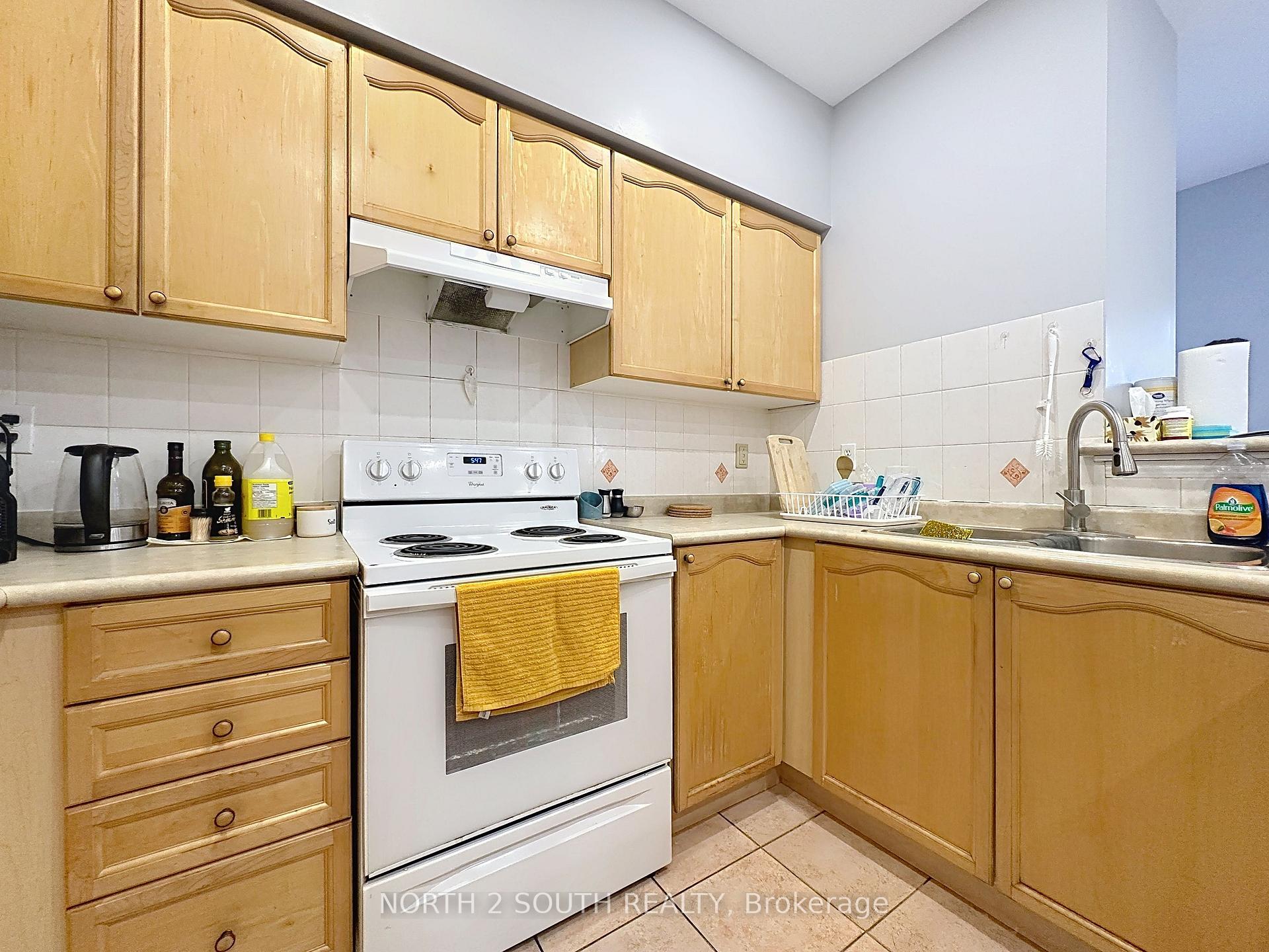 Photo 8 of 5 Bellagio Crescent, Vaughan, Patterson — HOMEH