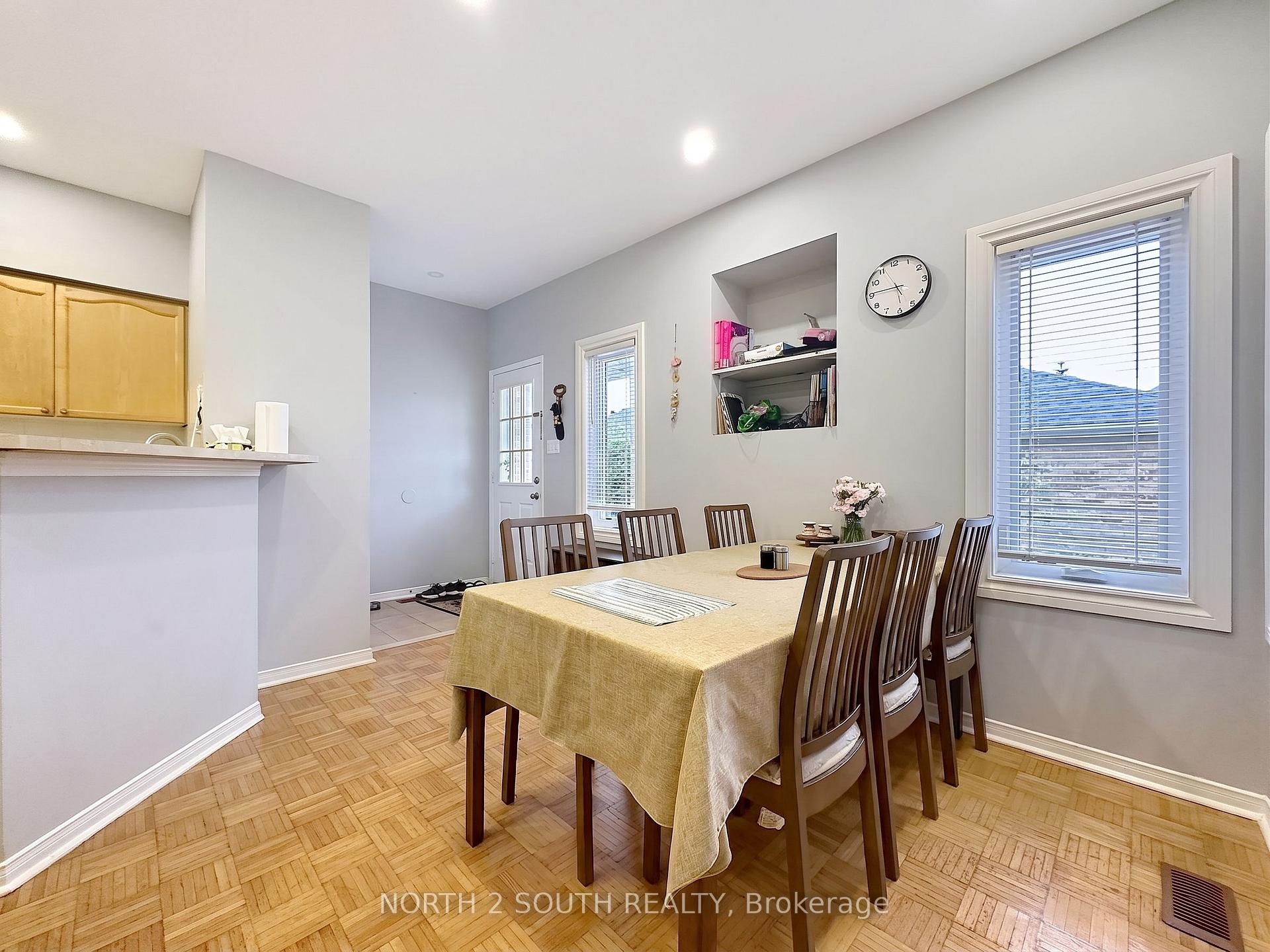 Photo 10 of 5 Bellagio Crescent, Vaughan, Patterson — HOMEH