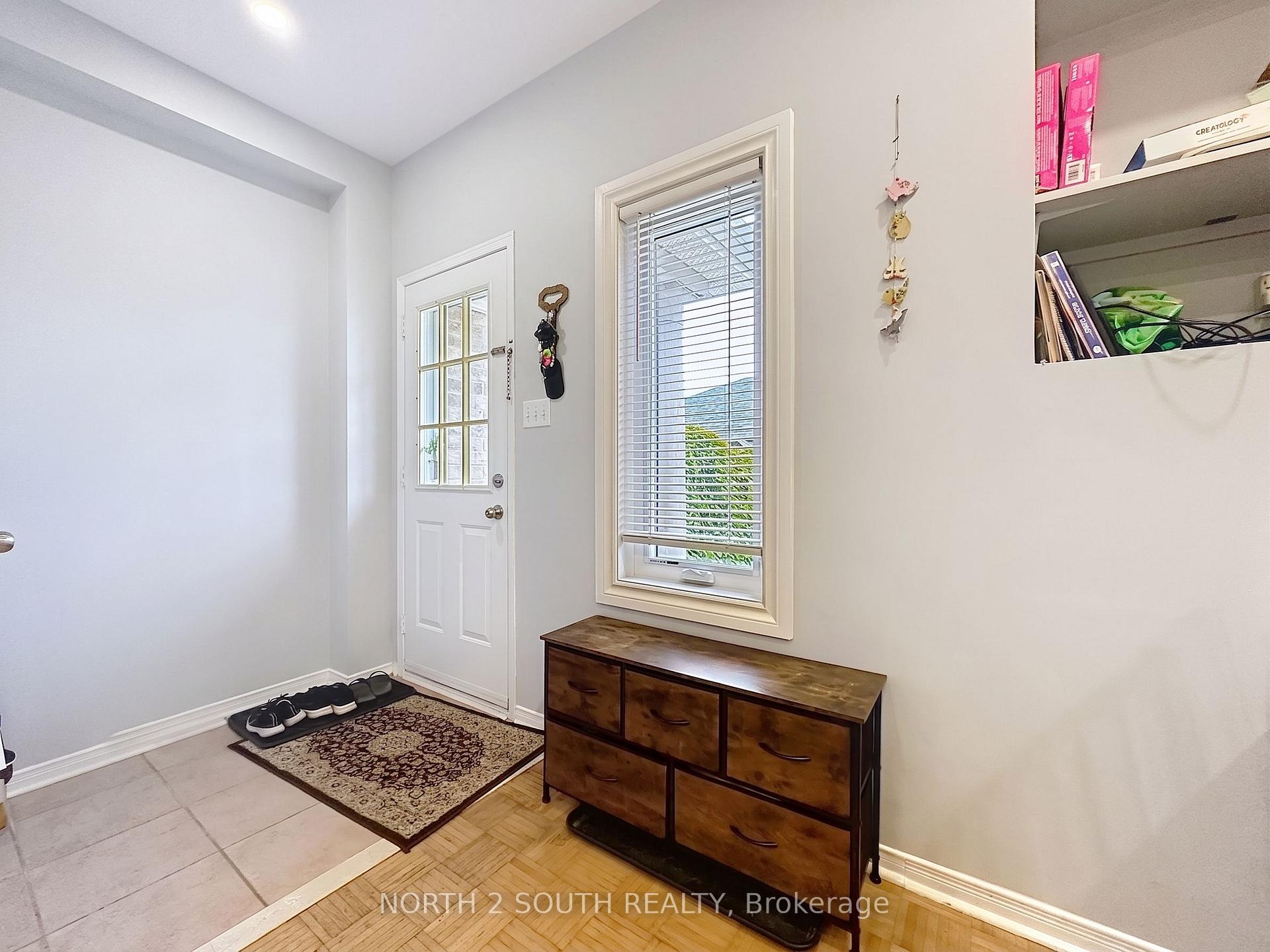 Photo 11 of 5 Bellagio Crescent, Vaughan, Patterson — HOMEH