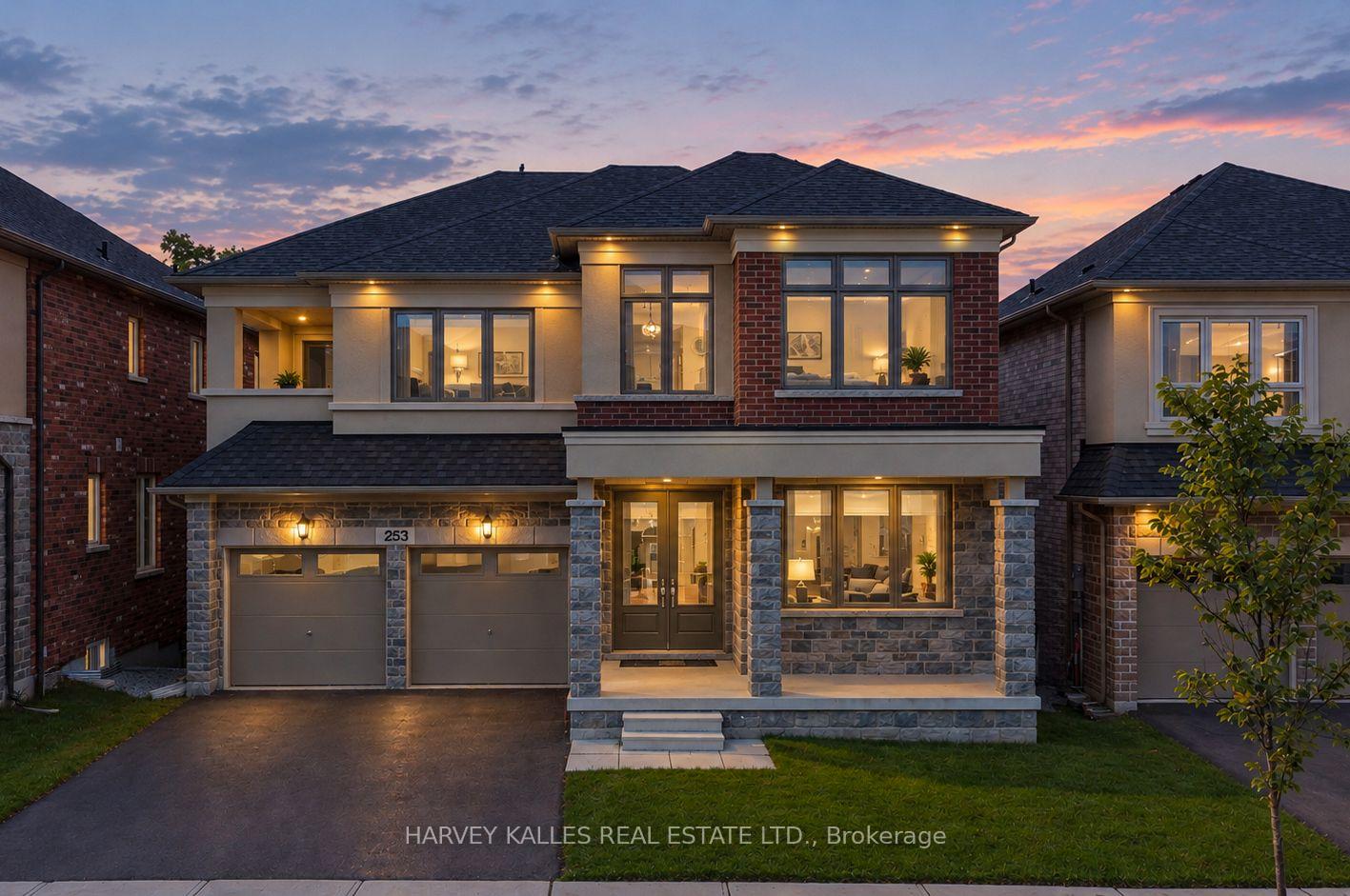 Photo of Unit Main Floor, 253 Seaview Heights