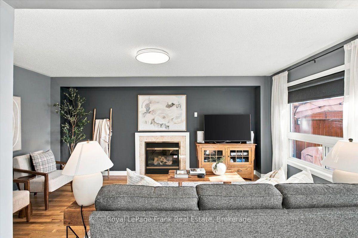 Photo 8 of 34 Freer Crescent, Ajax, Northwest Ajax — HOMEH