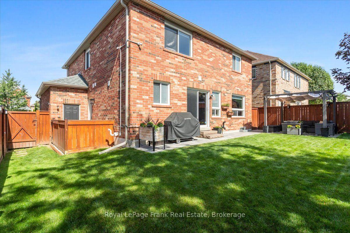 Photo 26 of 34 Freer Crescent, Ajax, Northwest Ajax — HOMEH