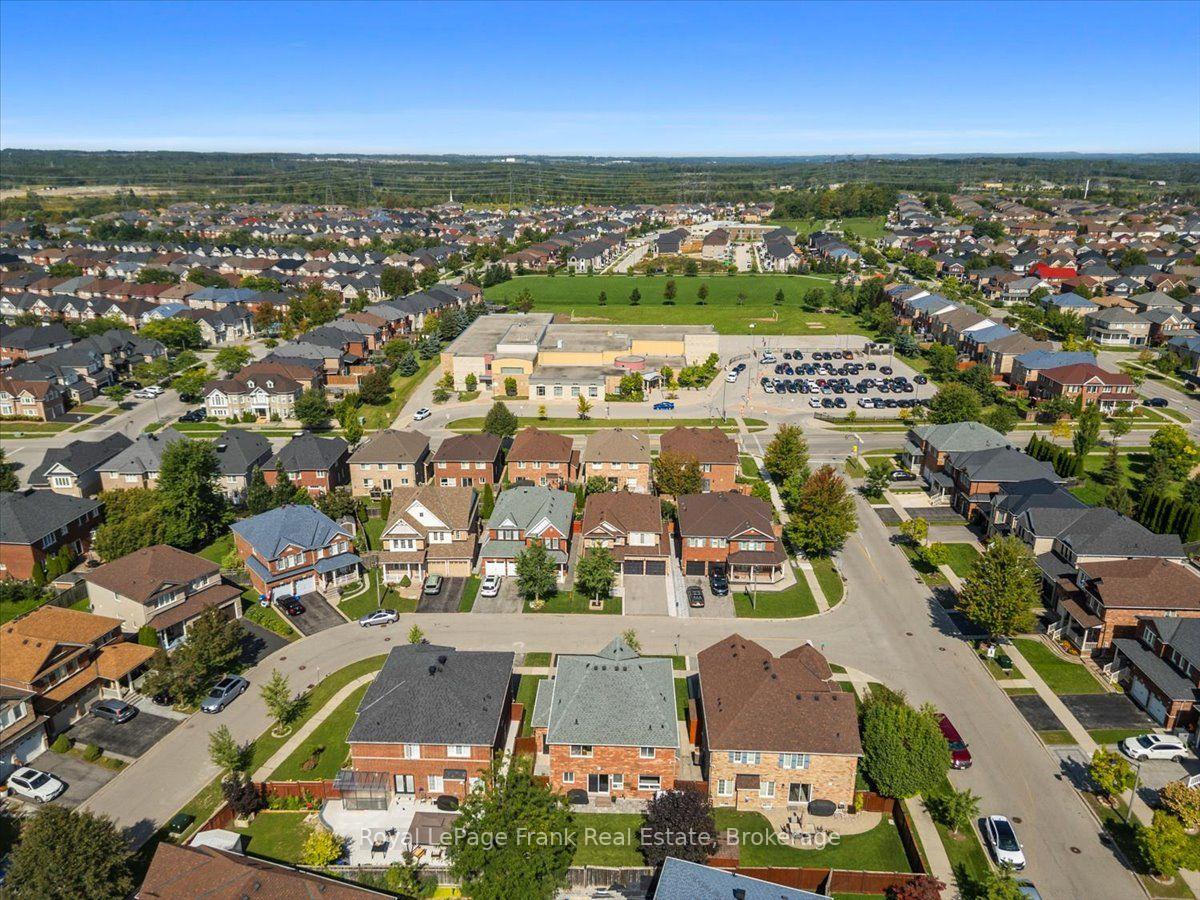 Photo 29 of 34 Freer Crescent, Ajax, Northwest Ajax — HOMEH