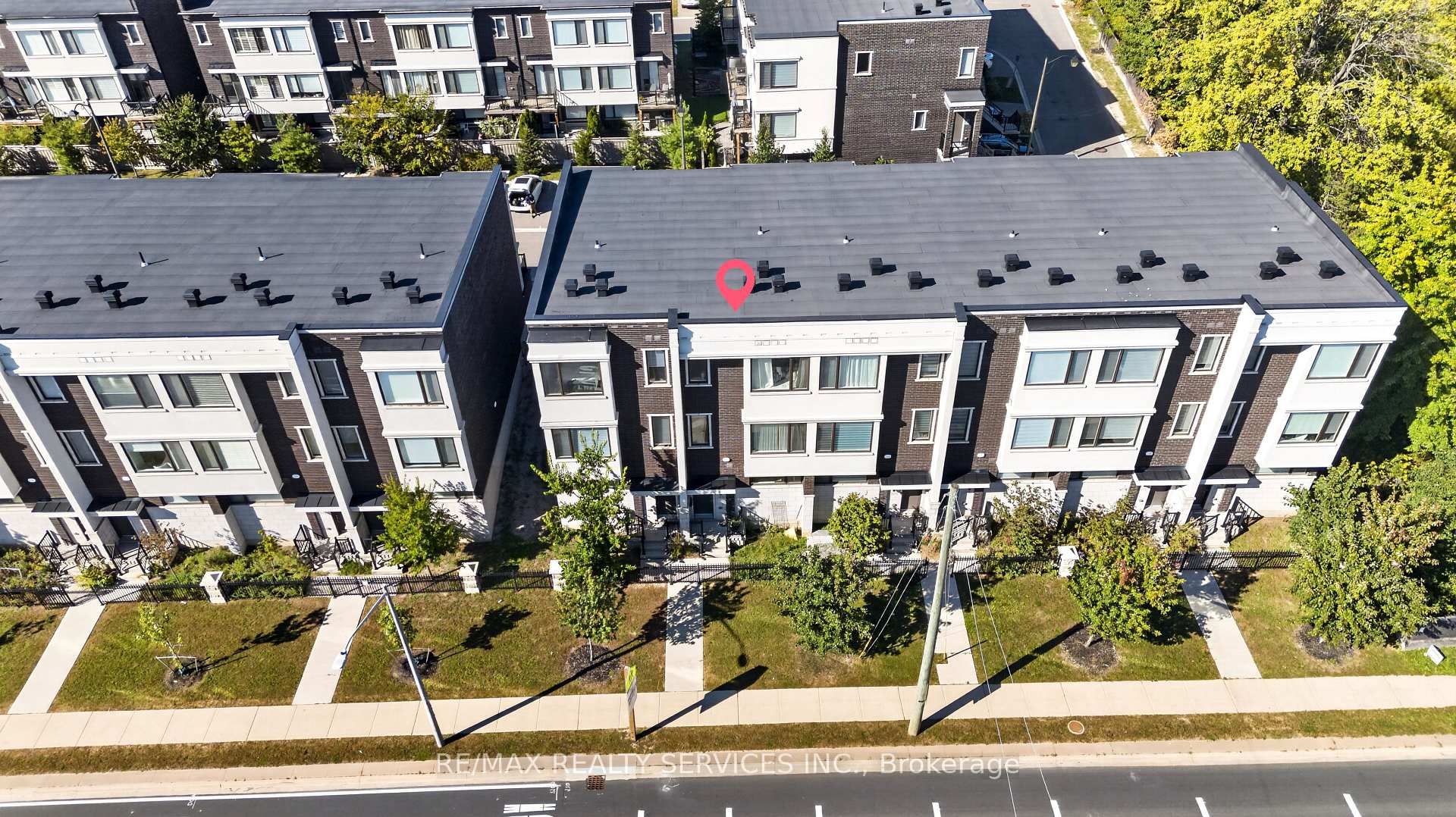 Photo 3 of 3878 Major Mackenzie Drive, Vaughan, Vellore Village — HOMEH