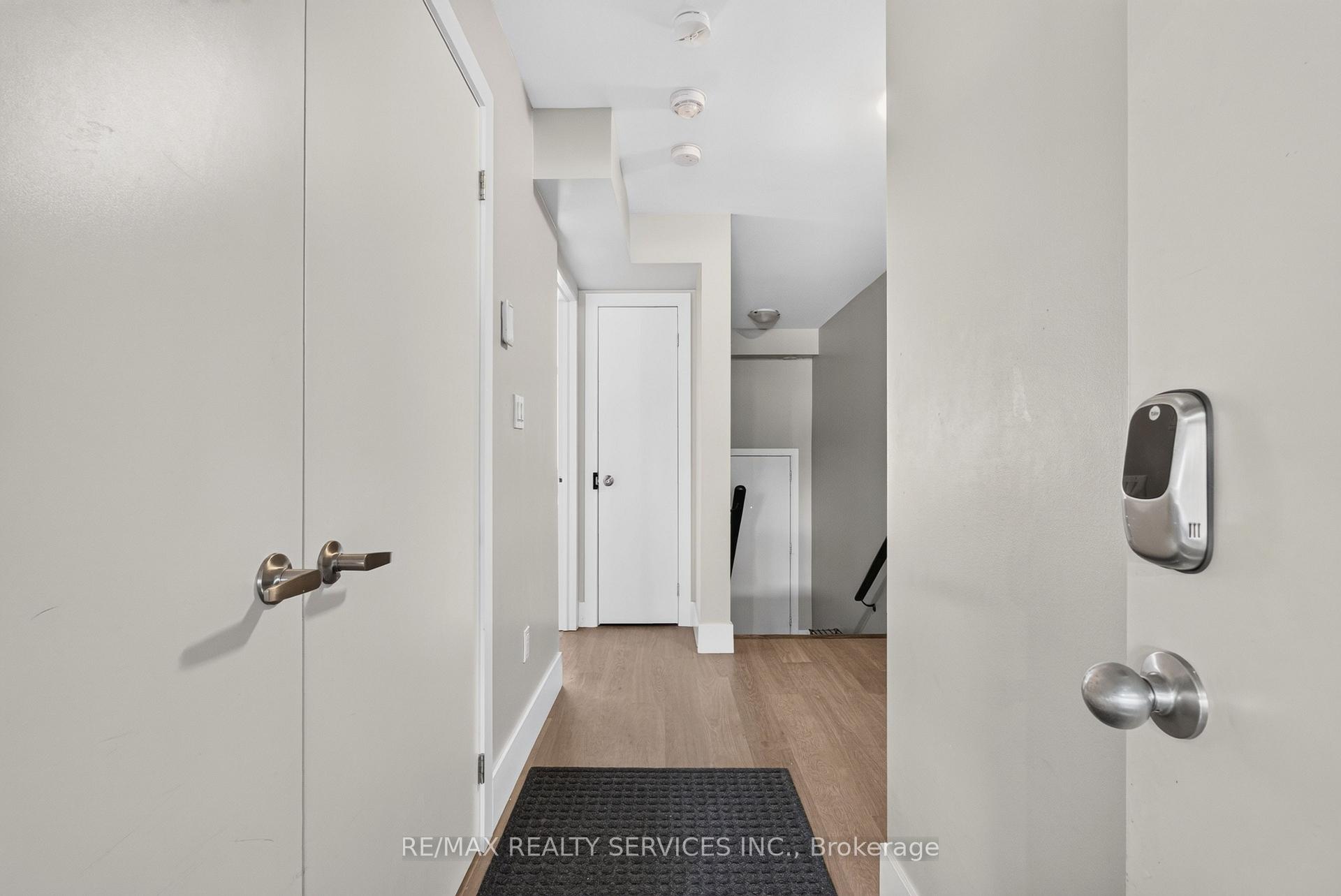 Photo 9 of 3878 Major Mackenzie Drive, Vaughan, Vellore Village — HOMEH