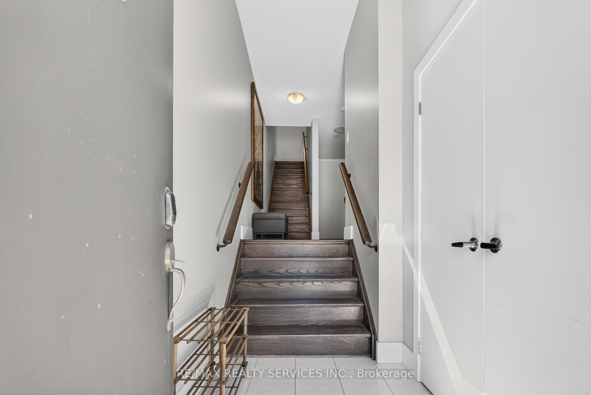 Photo 11 of 3878 Major Mackenzie Drive, Vaughan, Vellore Village — HOMEH