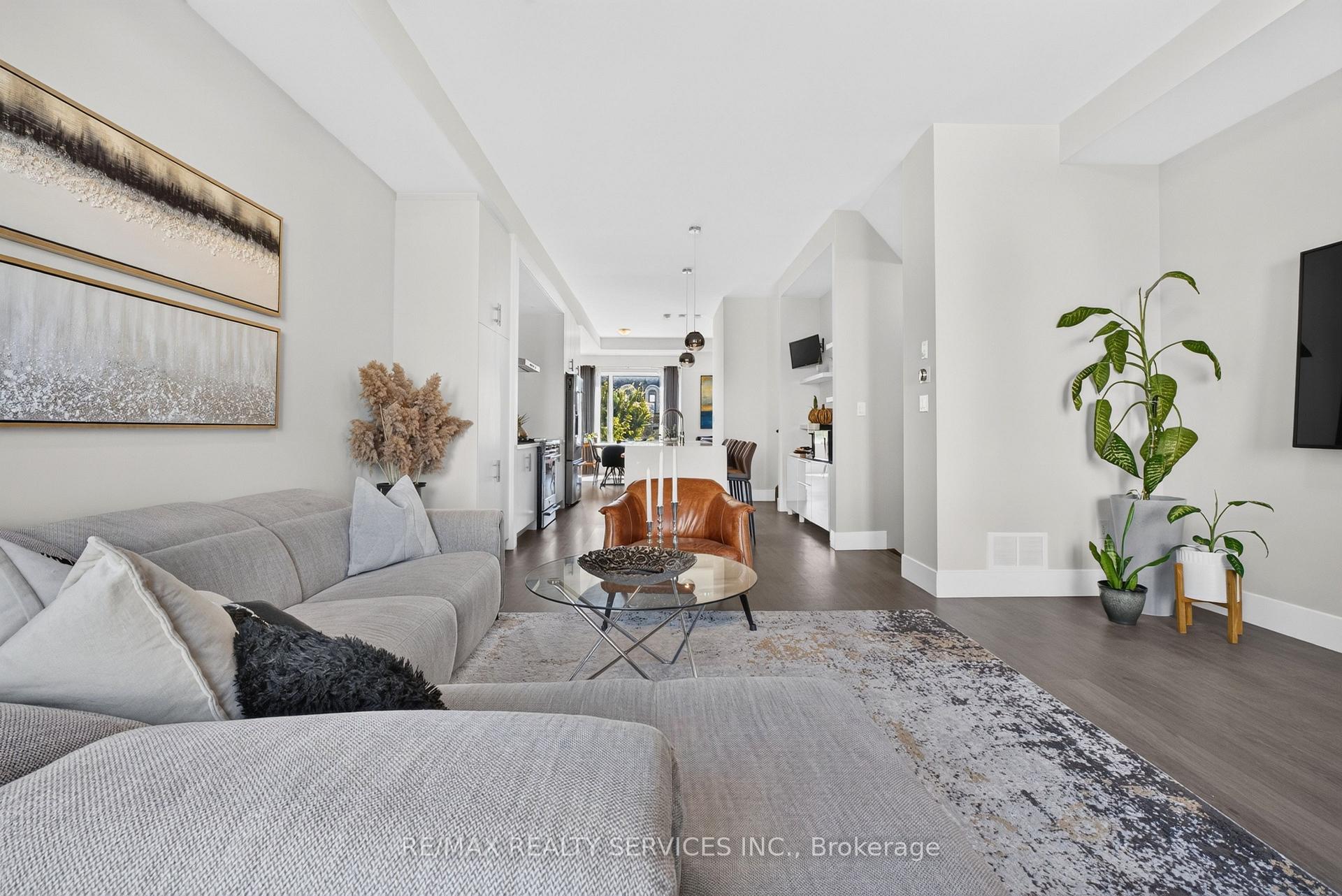Photo 23 of 3878 Major Mackenzie Drive, Vaughan, Vellore Village — HOMEH