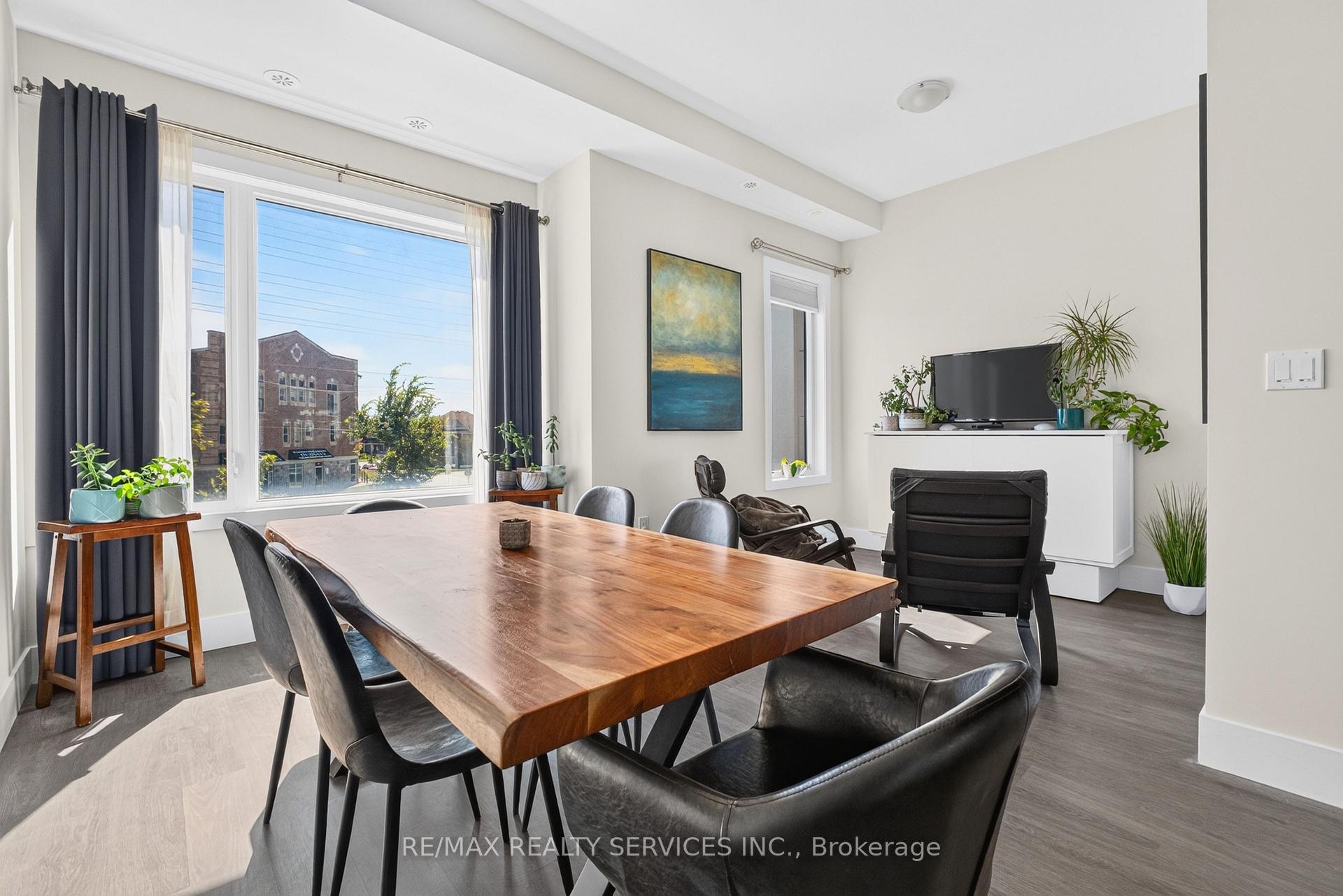 Photo 25 of 3878 Major Mackenzie Drive, Vaughan, Vellore Village — HOMEH