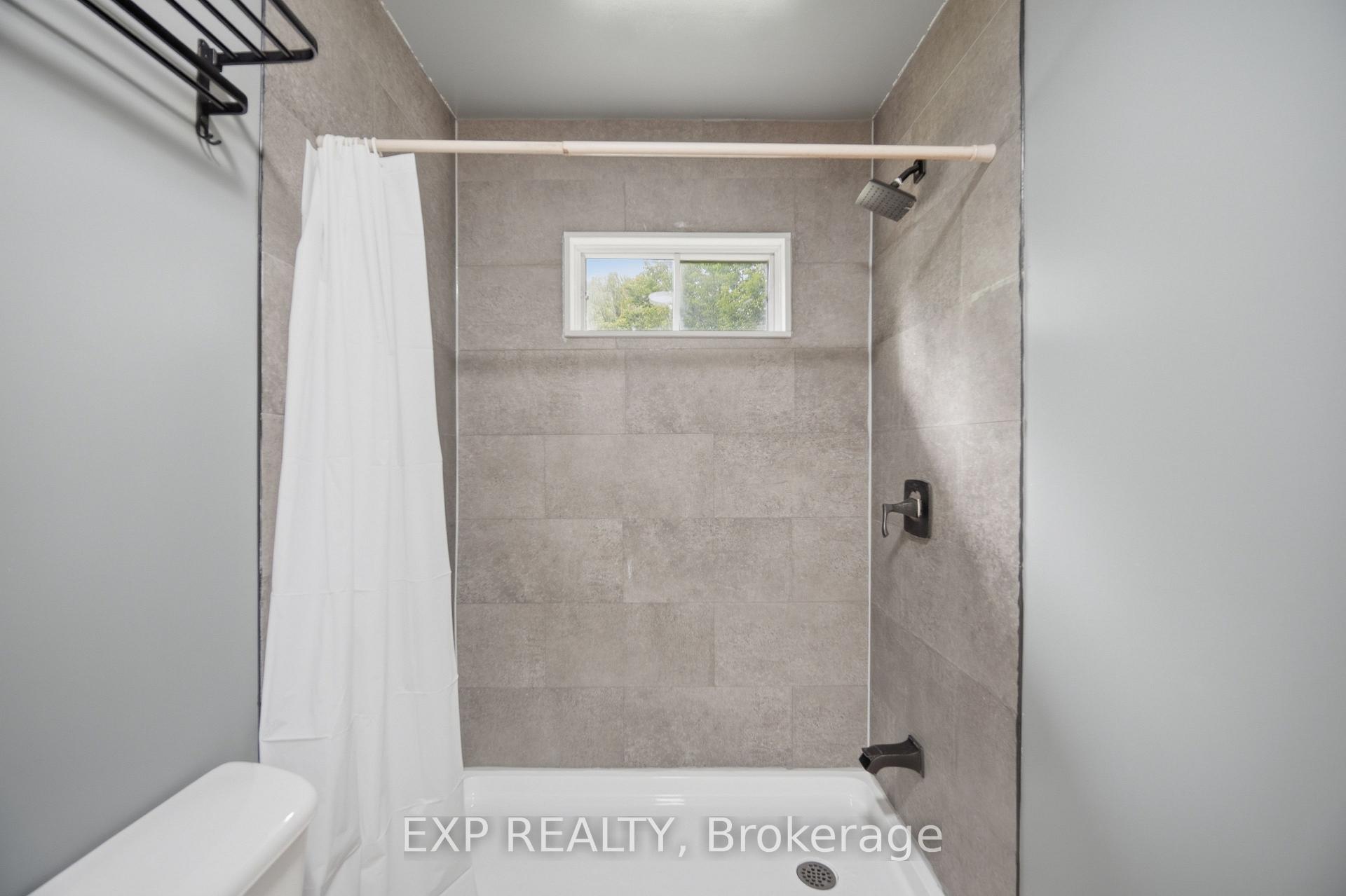 Photo 19 of 32 Maple Avenue E, Halton Hills, Georgetown — HOMEH