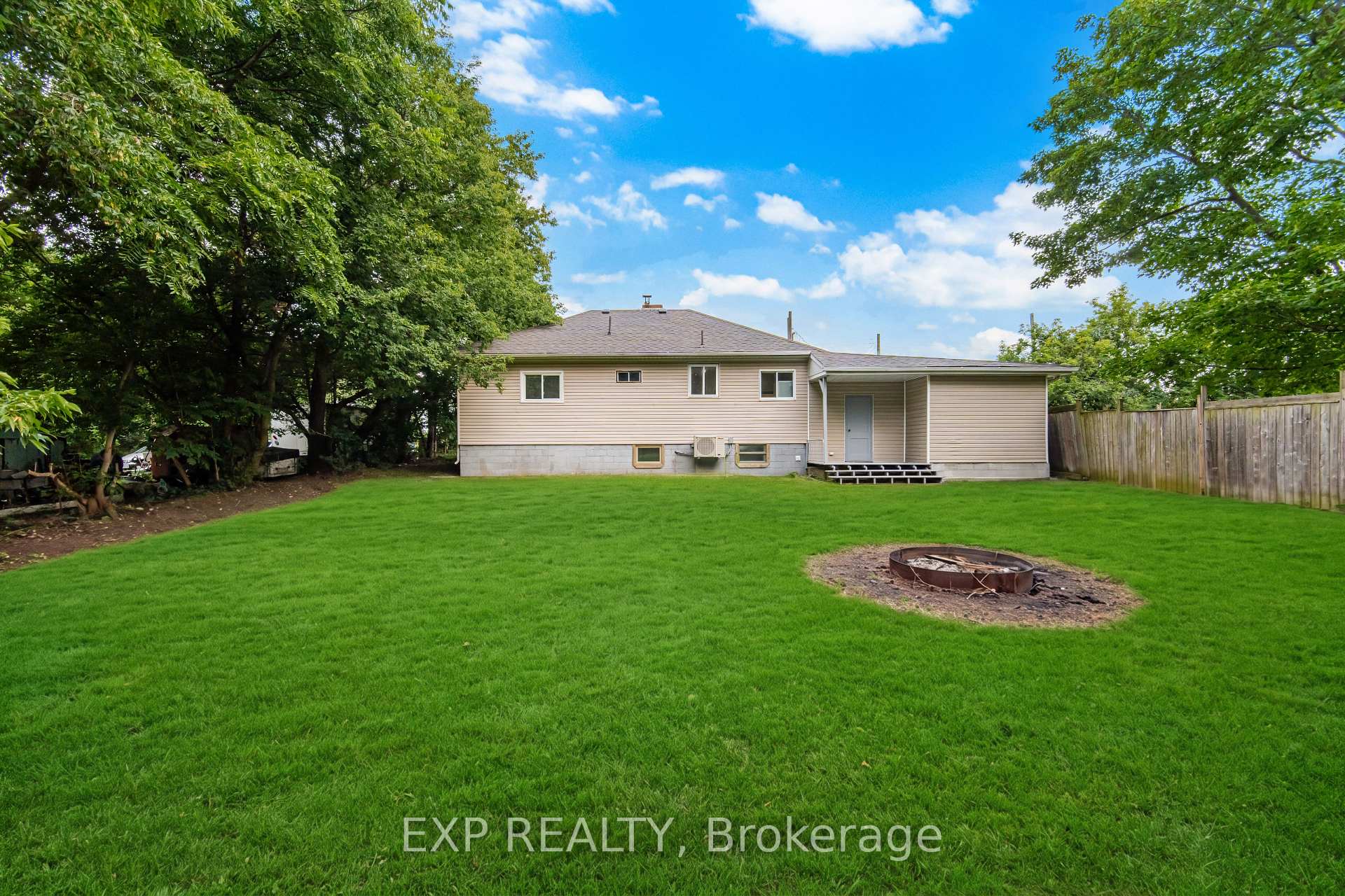 Photo 42 of 32 Maple Avenue E, Halton Hills, Georgetown — HOMEH