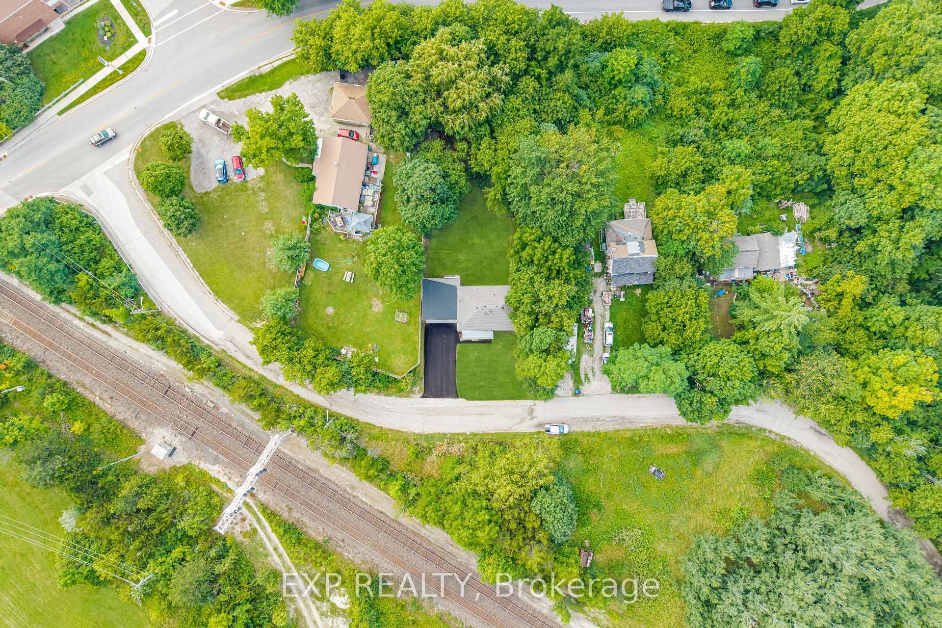 Photo 45 of 32 Maple Avenue E, Halton Hills, Georgetown — HOMEH