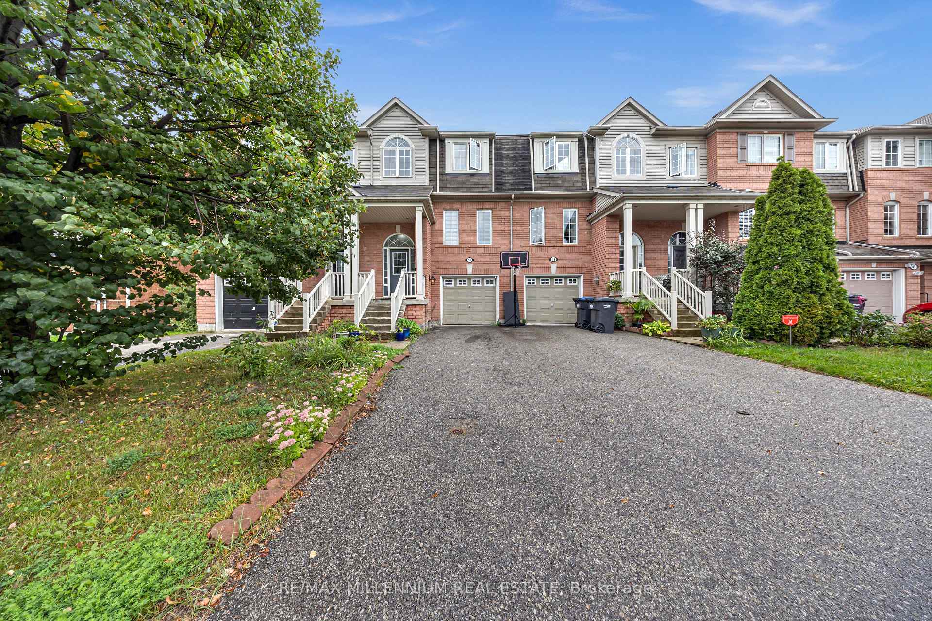 Photo 1 of 39 Decker Hollow Circle, Brampton, Credit Valley — HOMEH