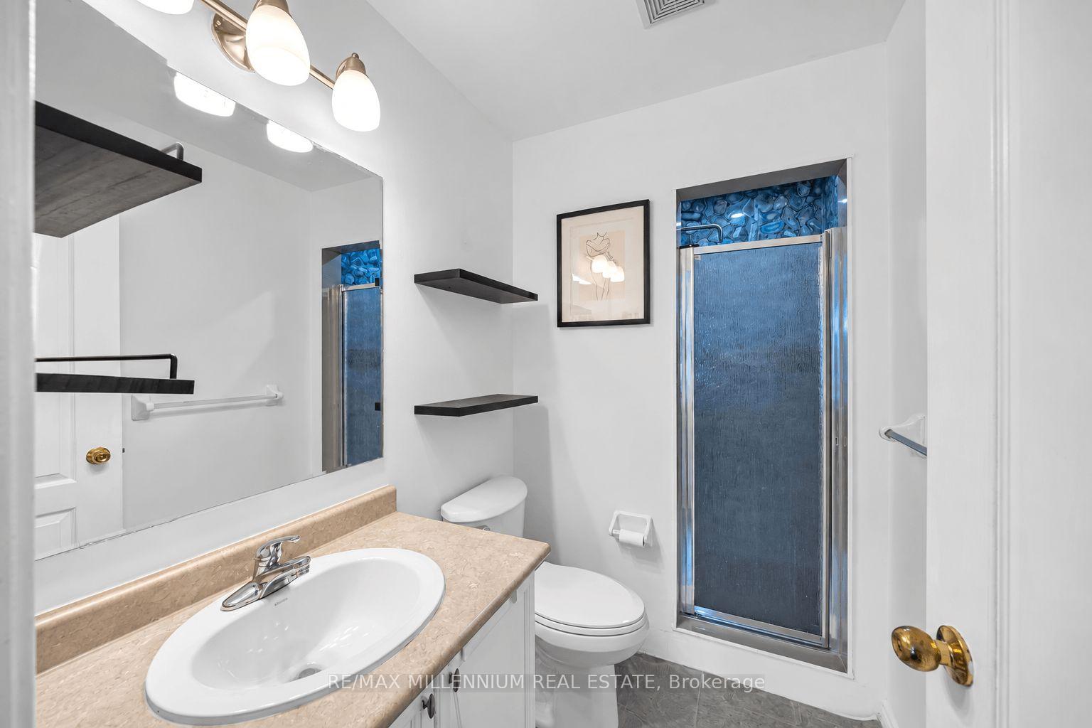 Photo 11 of 39 Decker Hollow Circle, Brampton, Credit Valley — HOMEH